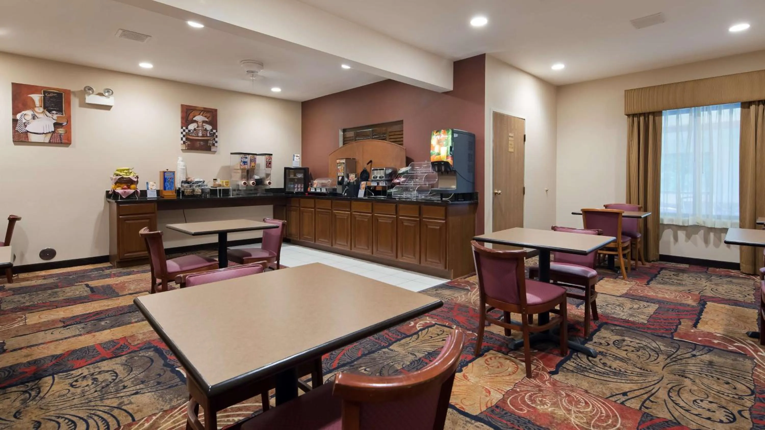 Restaurant/places to eat in Best Western Plaza Hotel Saugatuck