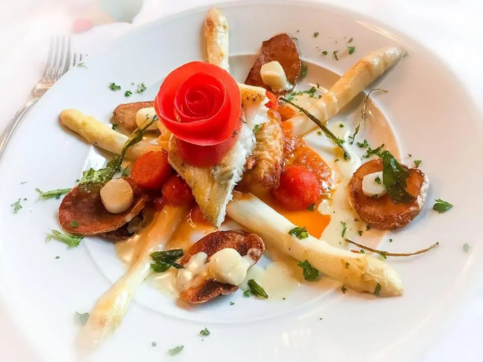 Food close-up in Aparthotel Peerless Dine