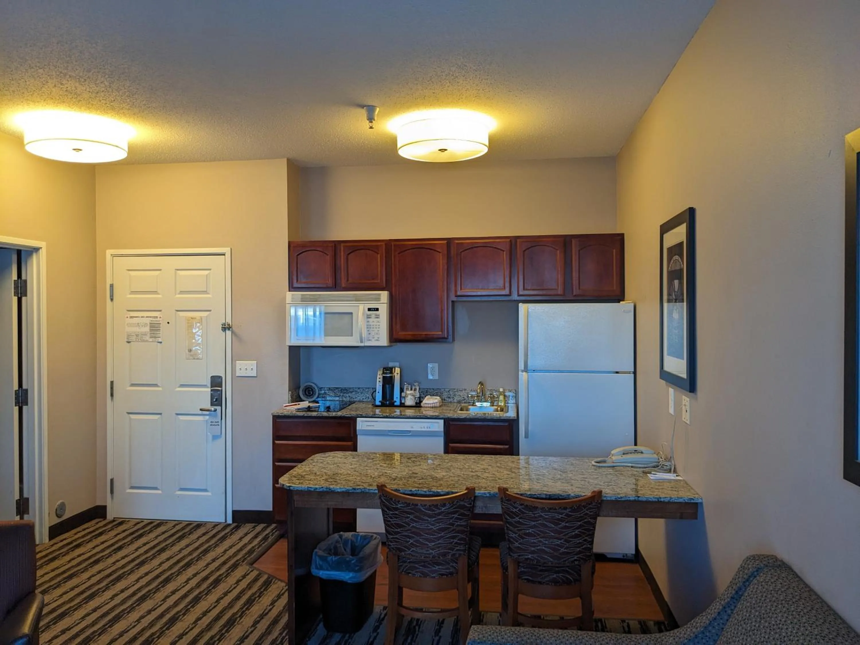 Dining area in GrandStay Residential Suites Hotel