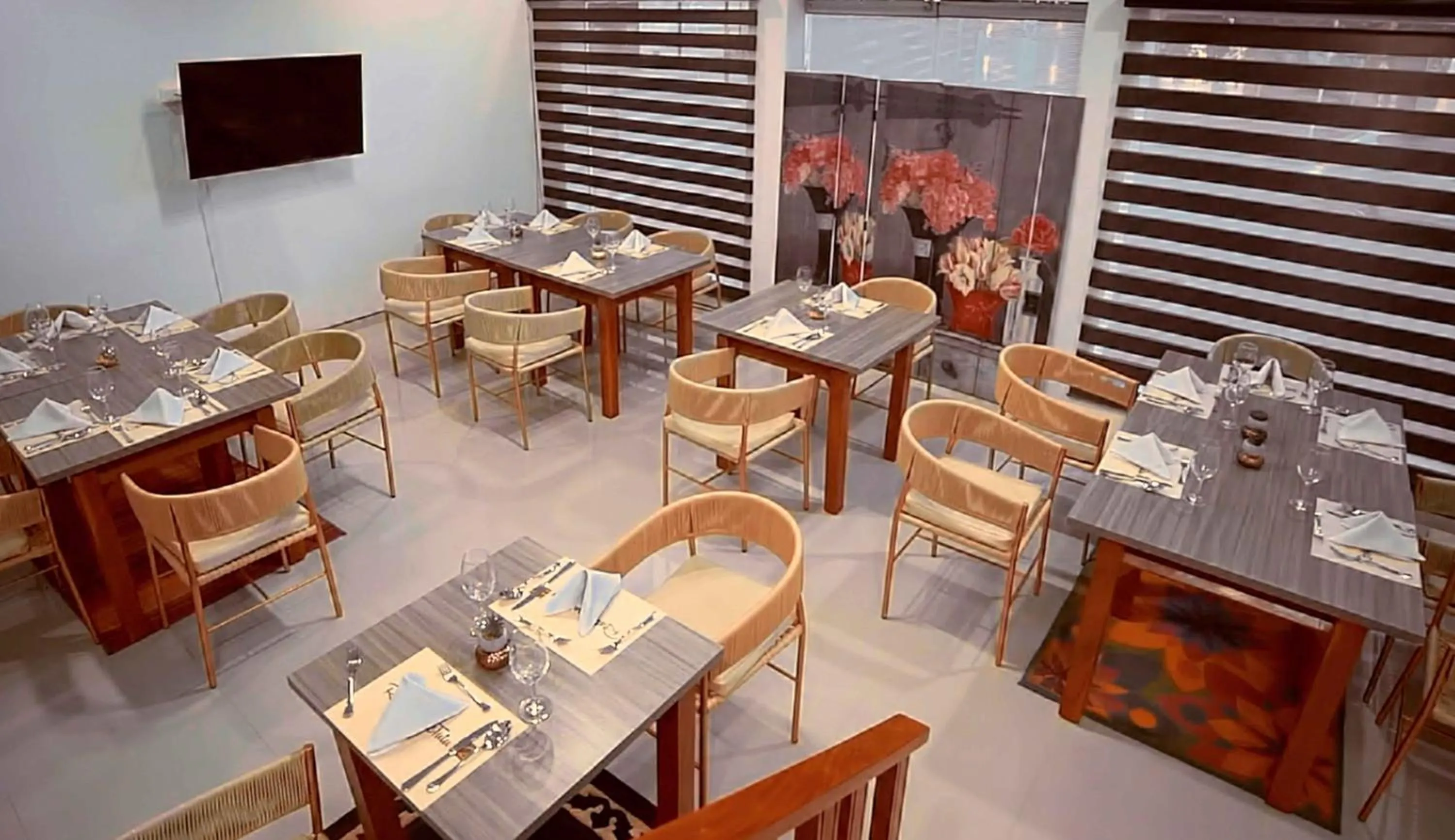 Restaurant/places to eat in Hotel Sicarare