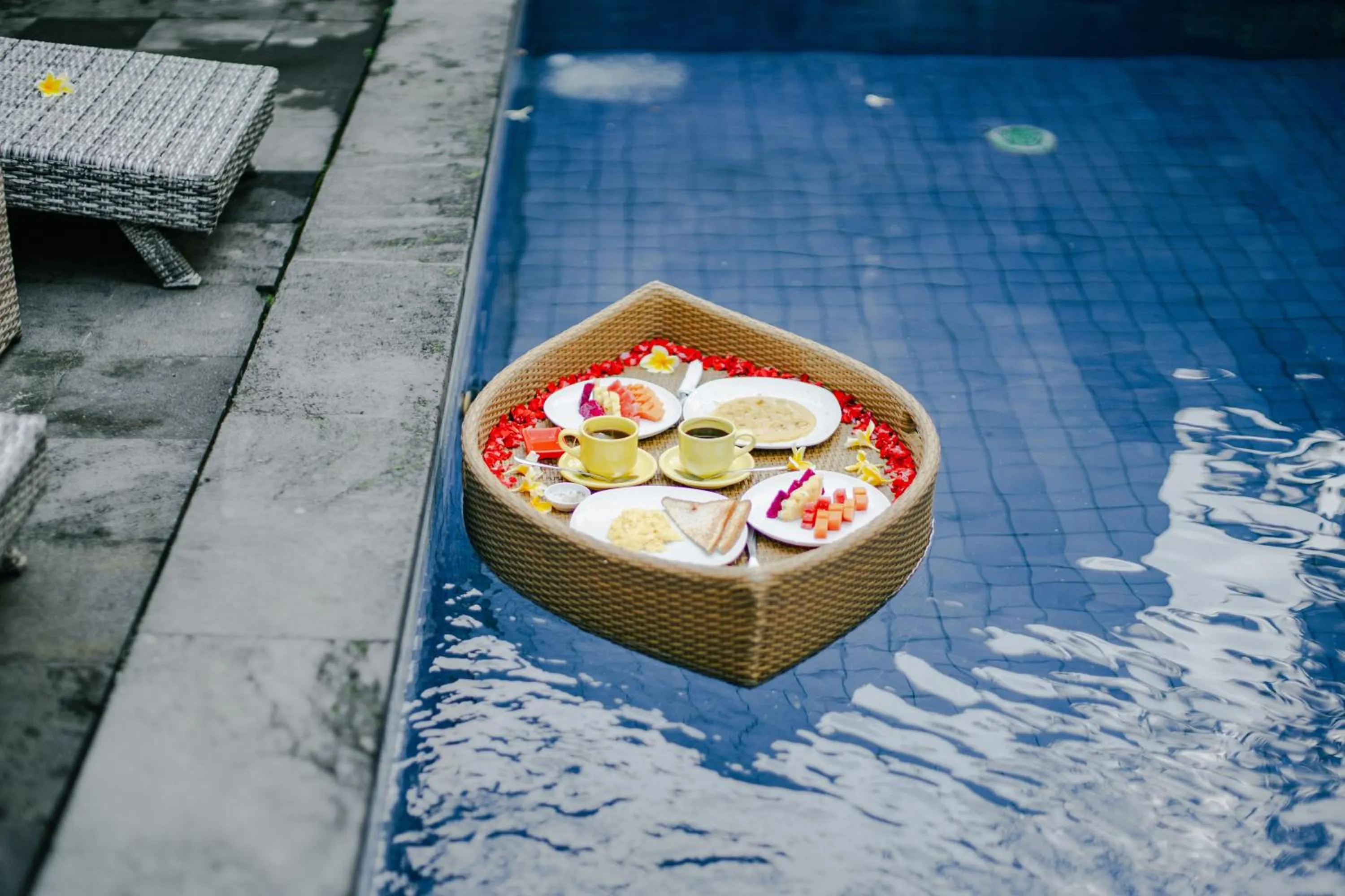 Food and drinks in Sebujan Grand Aurora