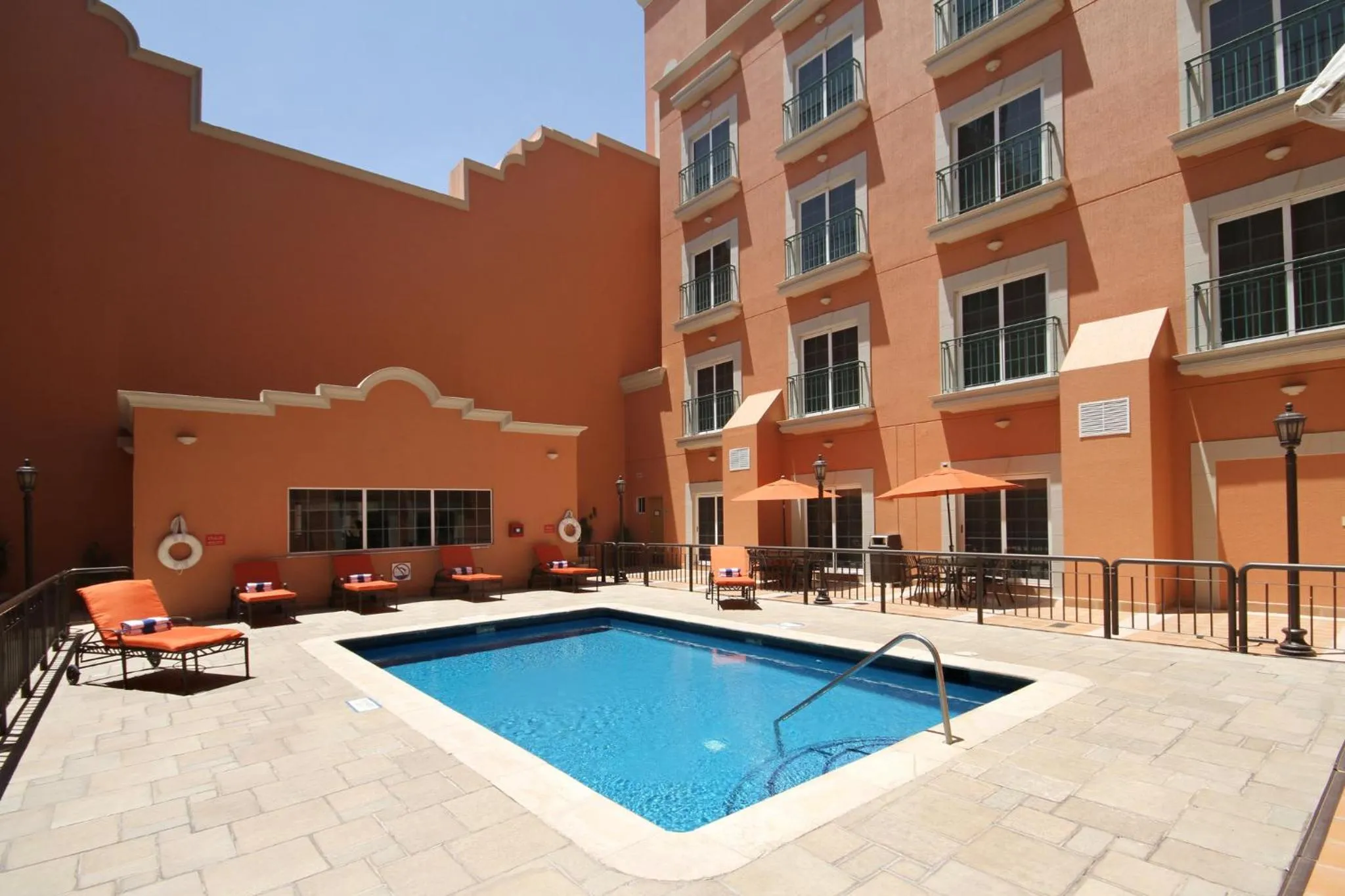 Swimming pool in Holiday Inn Express Torreon by IHG