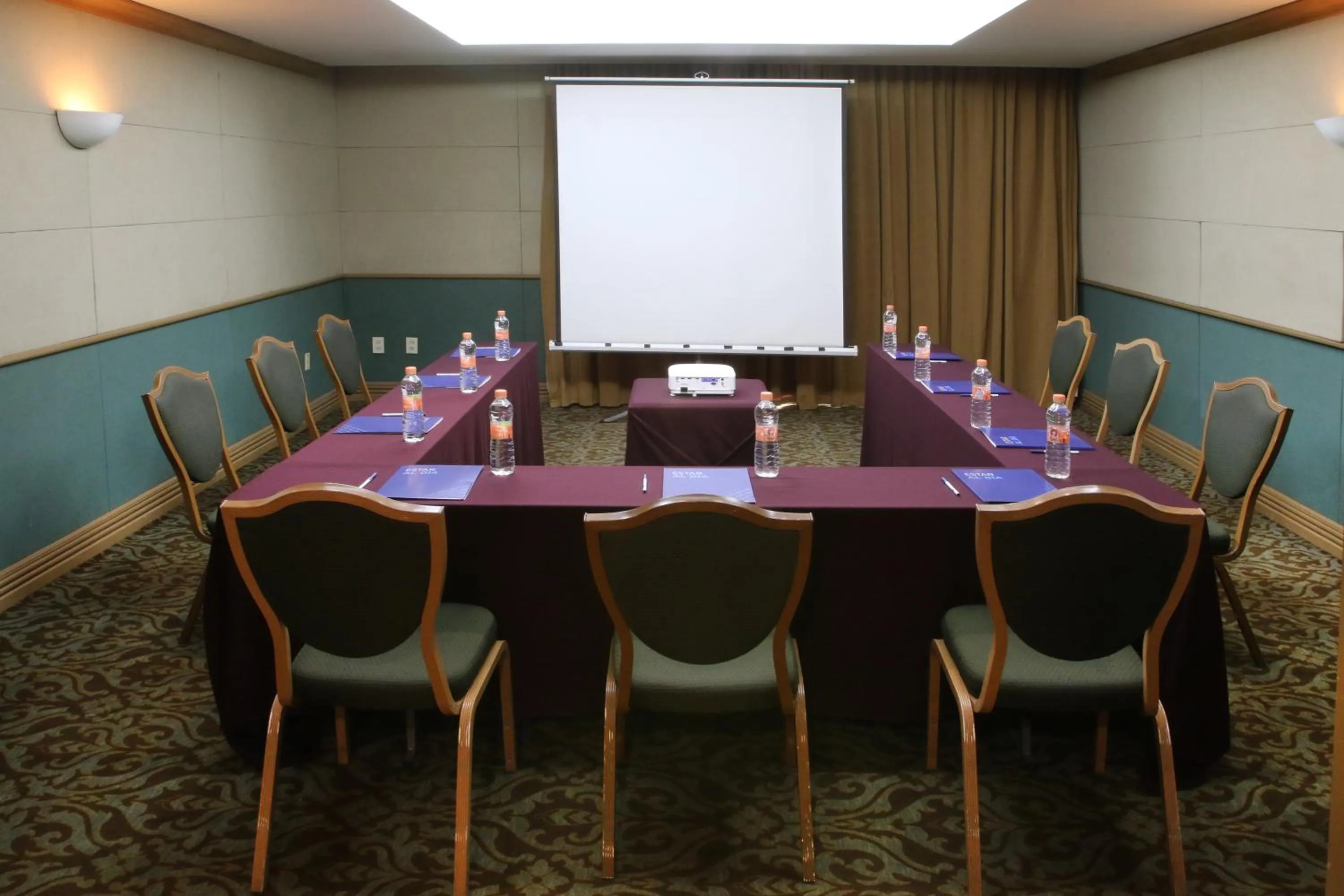 Meeting/conference room in Holiday Inn Express Torreon by IHG