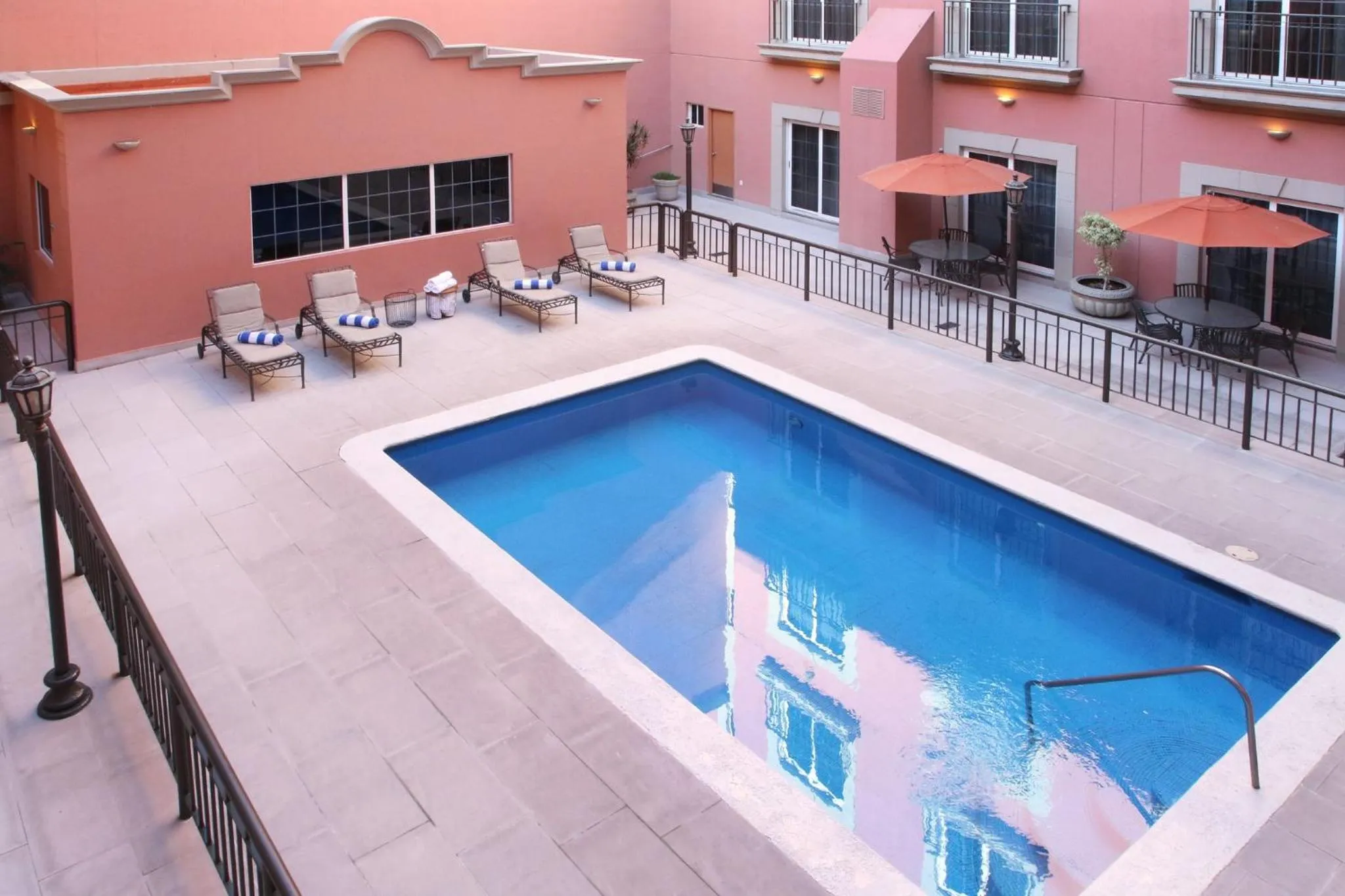 Swimming pool in Holiday Inn Express Torreon by IHG