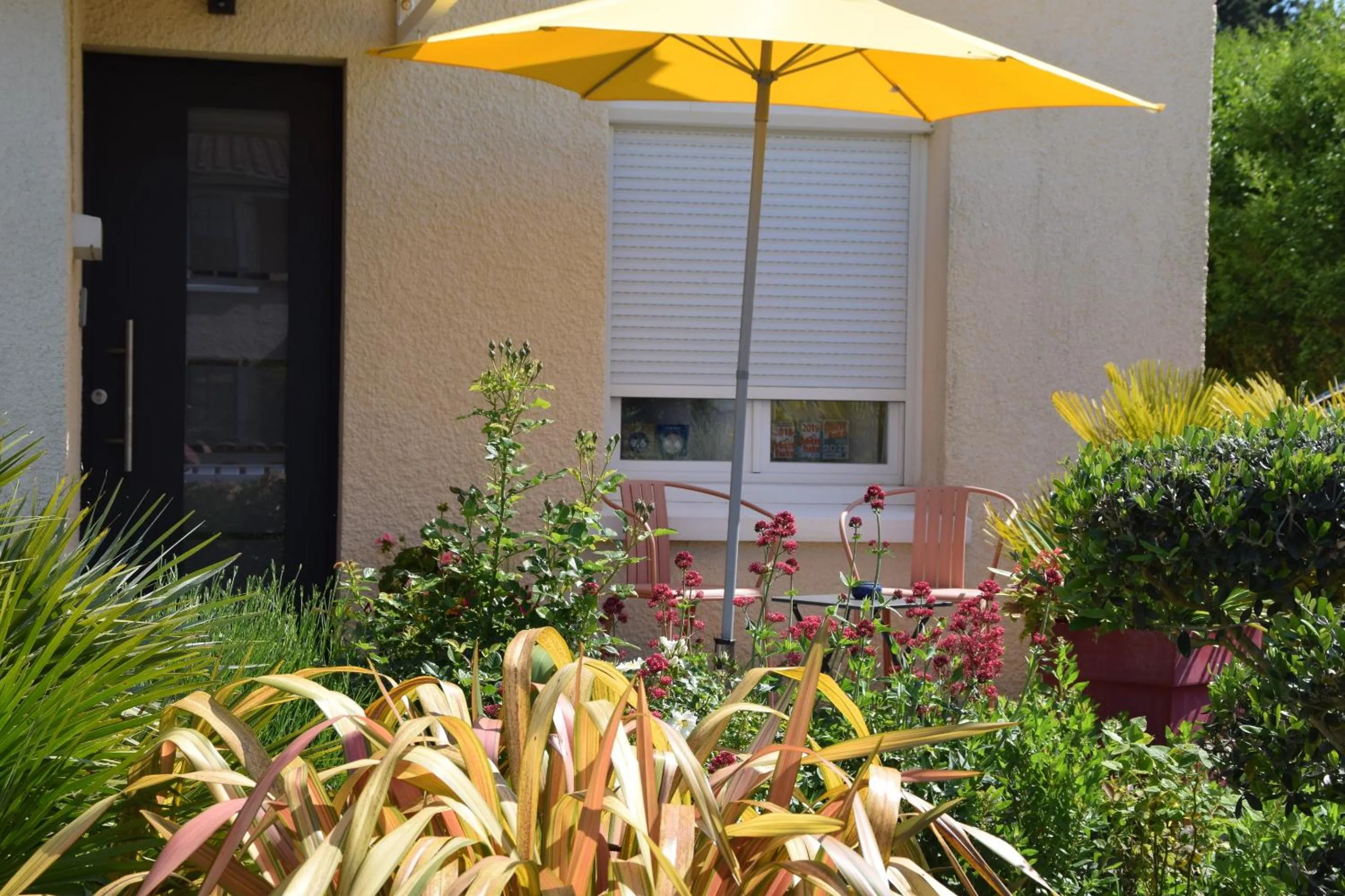 Garden in La villa 13&15