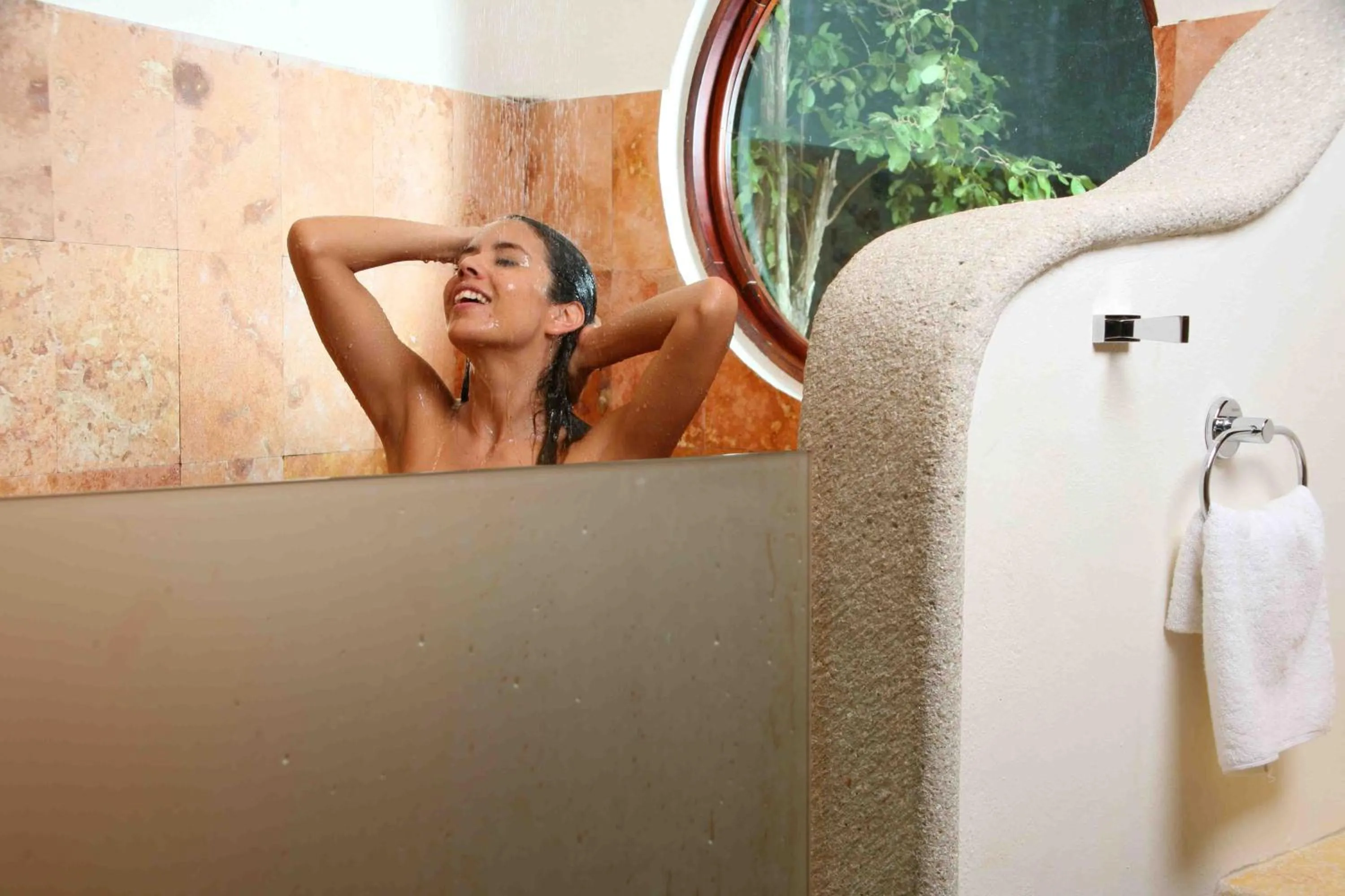 Bathroom in Hotel Okaan