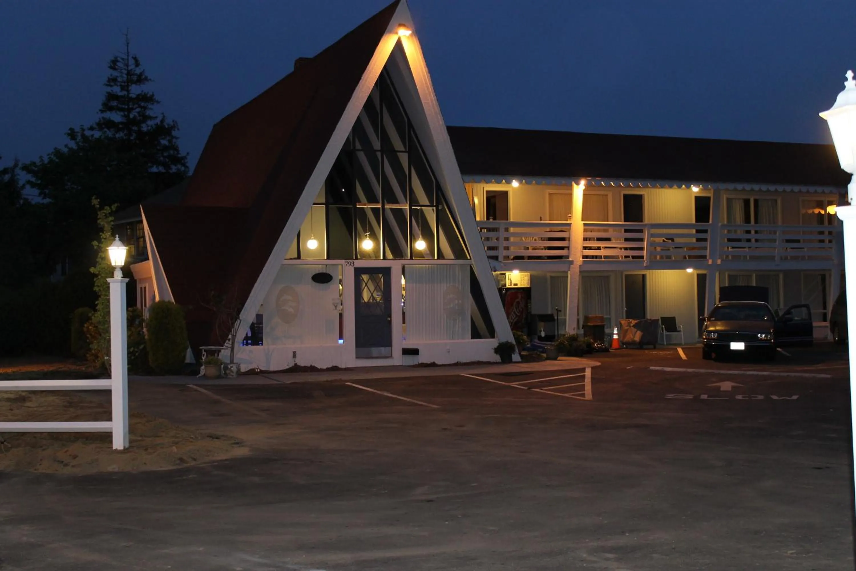 Facade/entrance in Cape Shore Inn