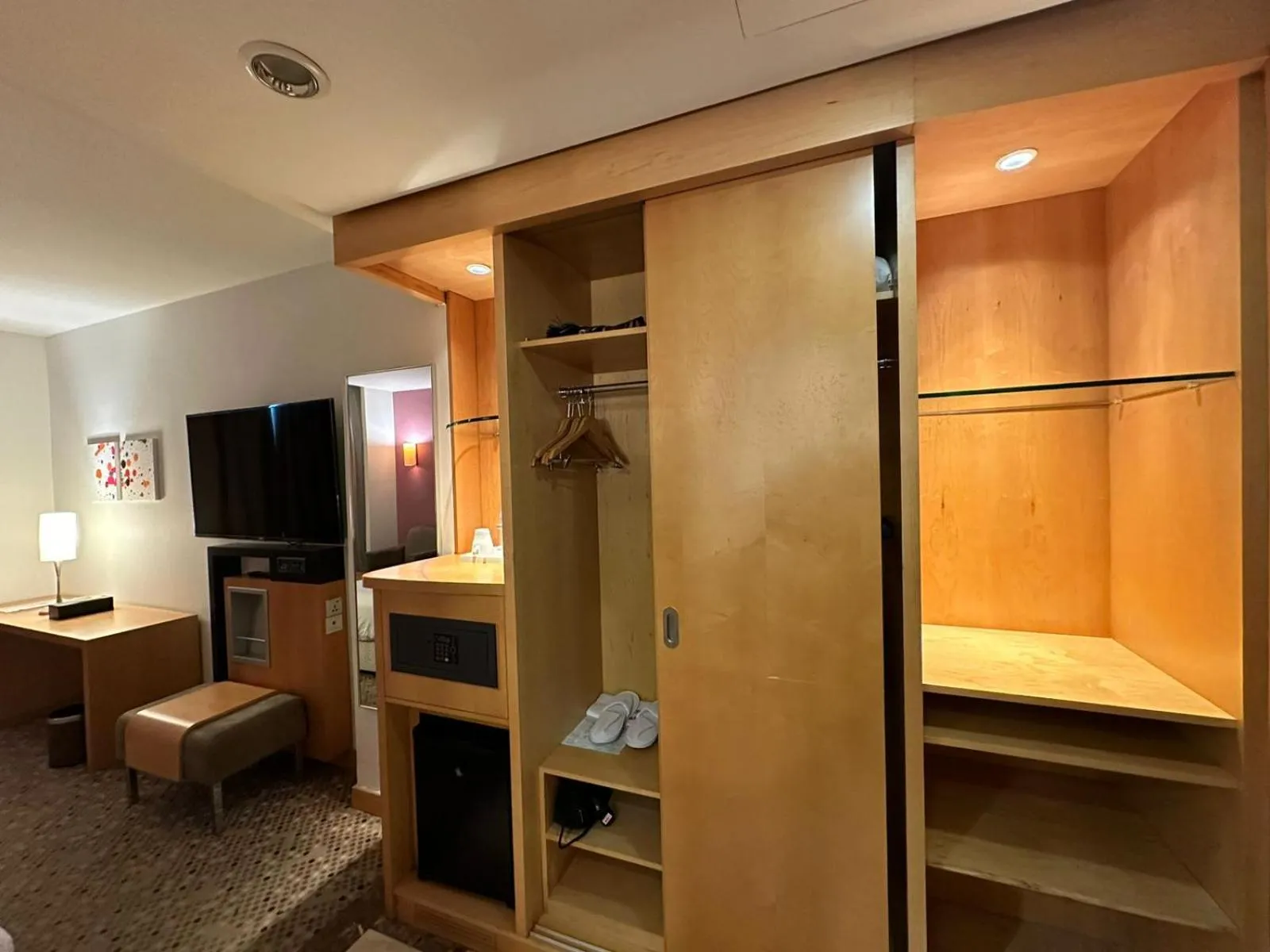 room service in Novotel Dammam Business Park