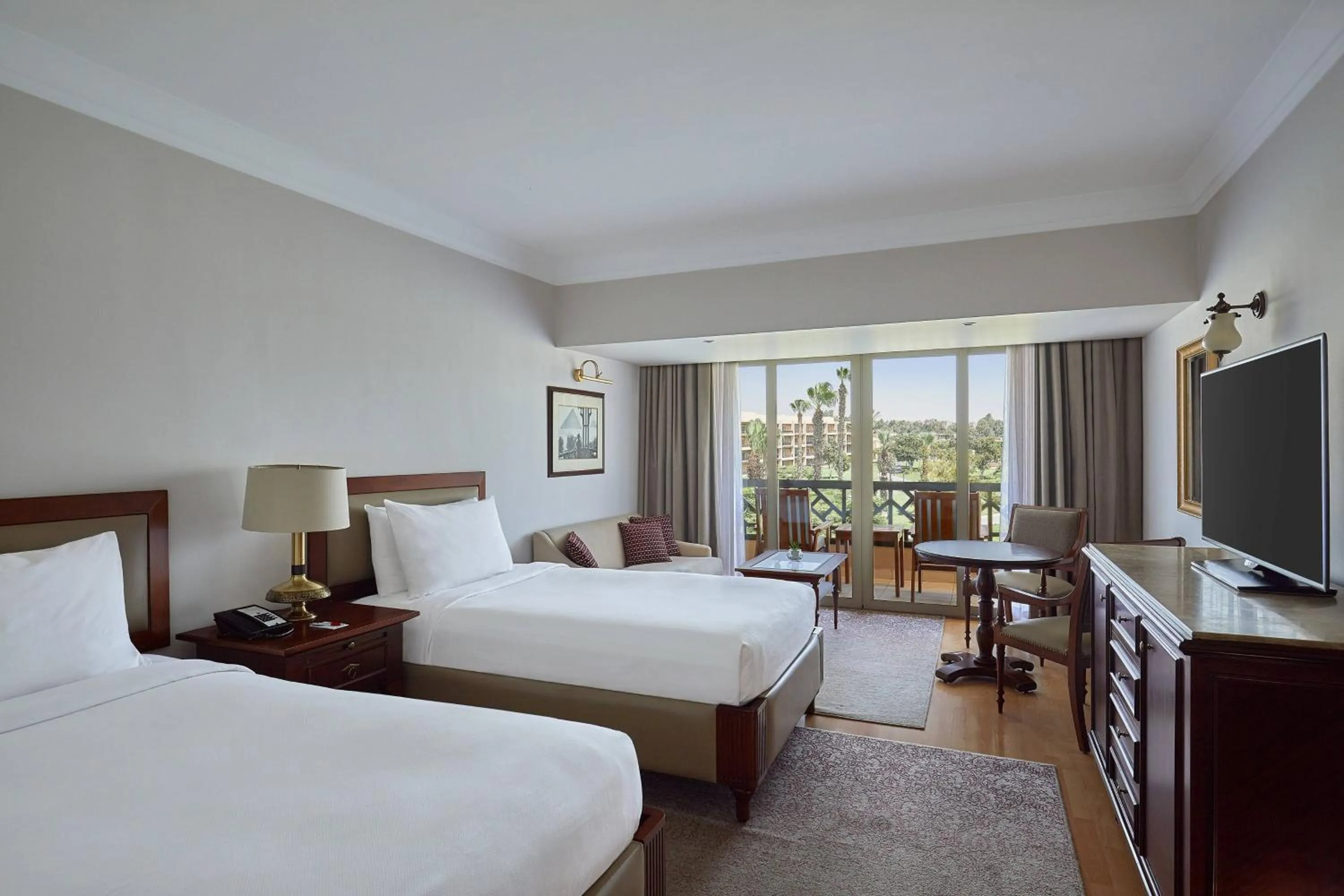 Photo of the whole room, Bed in Marriott Mena House, Cairo