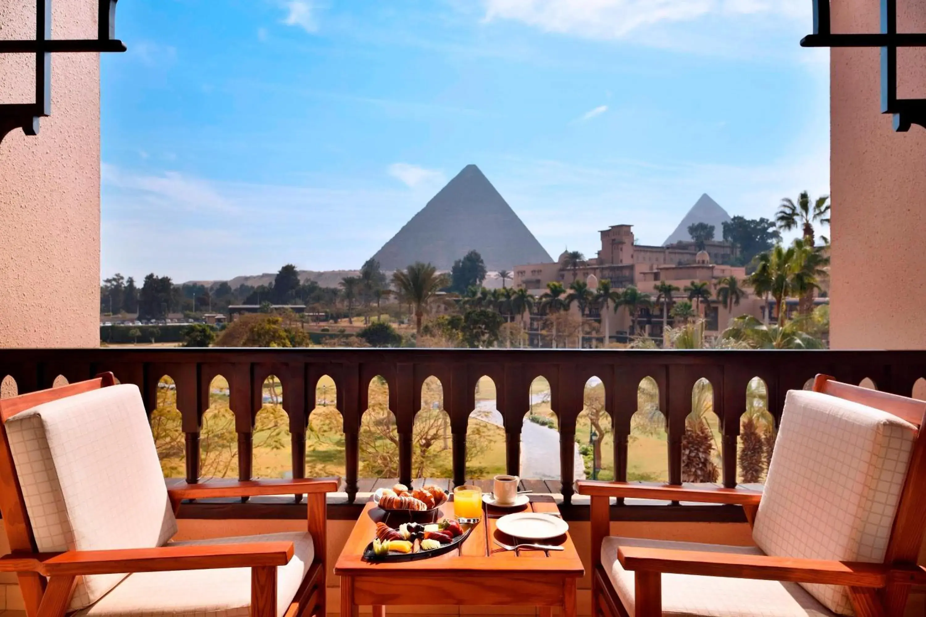 One-Bedroom King Suite with Pyramids View - single occupancy in Marriott Mena House, Cairo One-Bedroom King Suite with Pyramids View - single occupancy in Marriott Mena House, Cairo