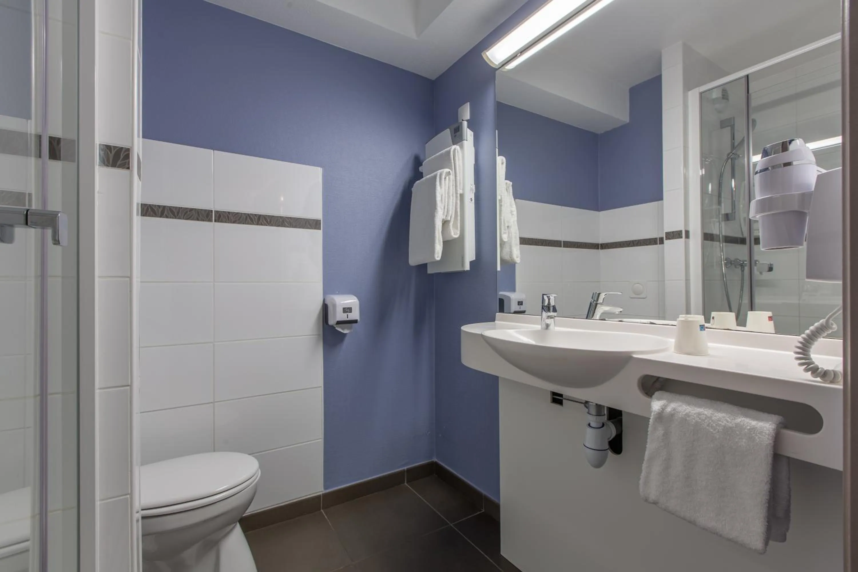 Shower in Ace Hôtel Le Mans