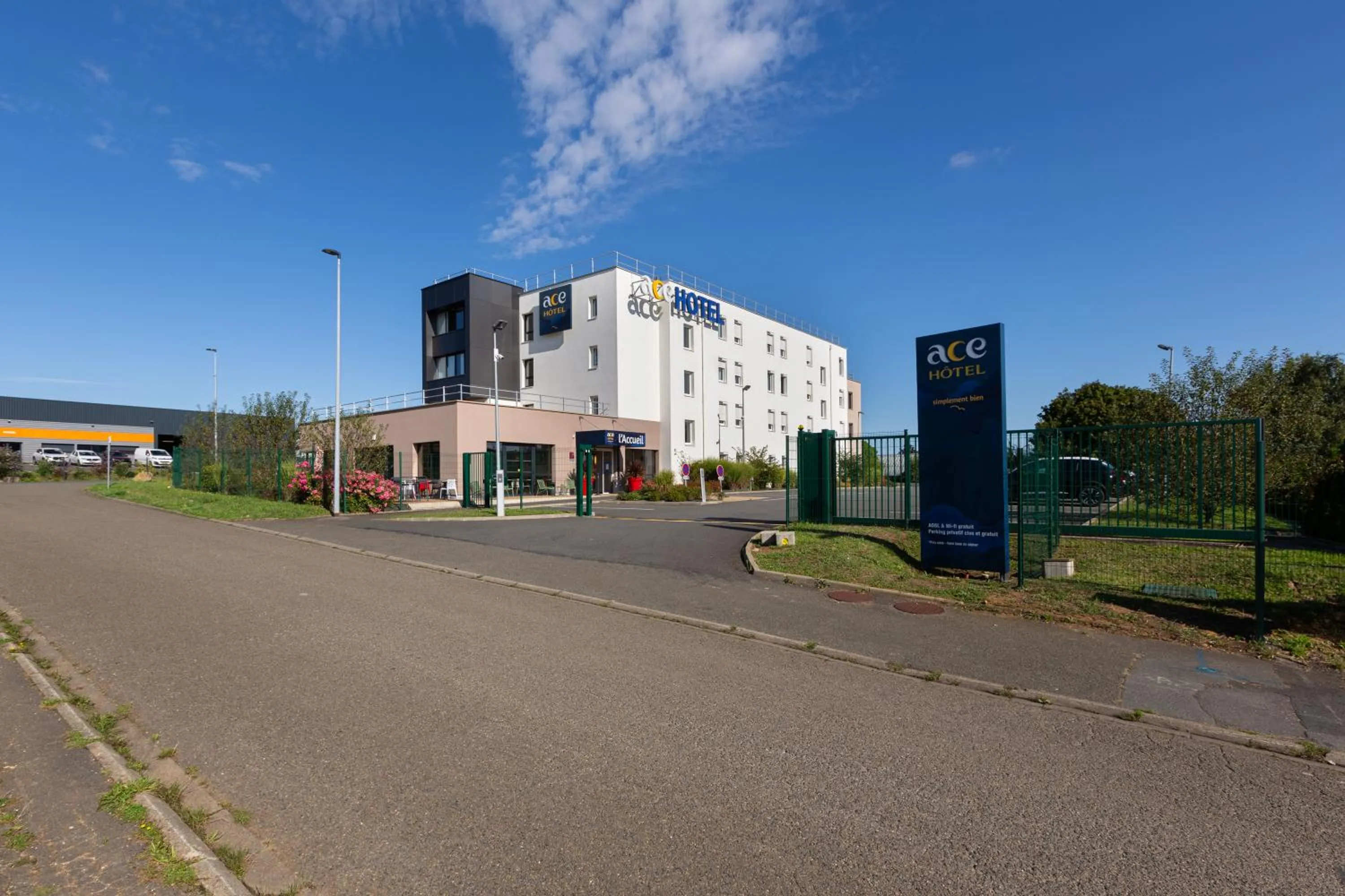 Property building in Ace Hôtel Le Mans
