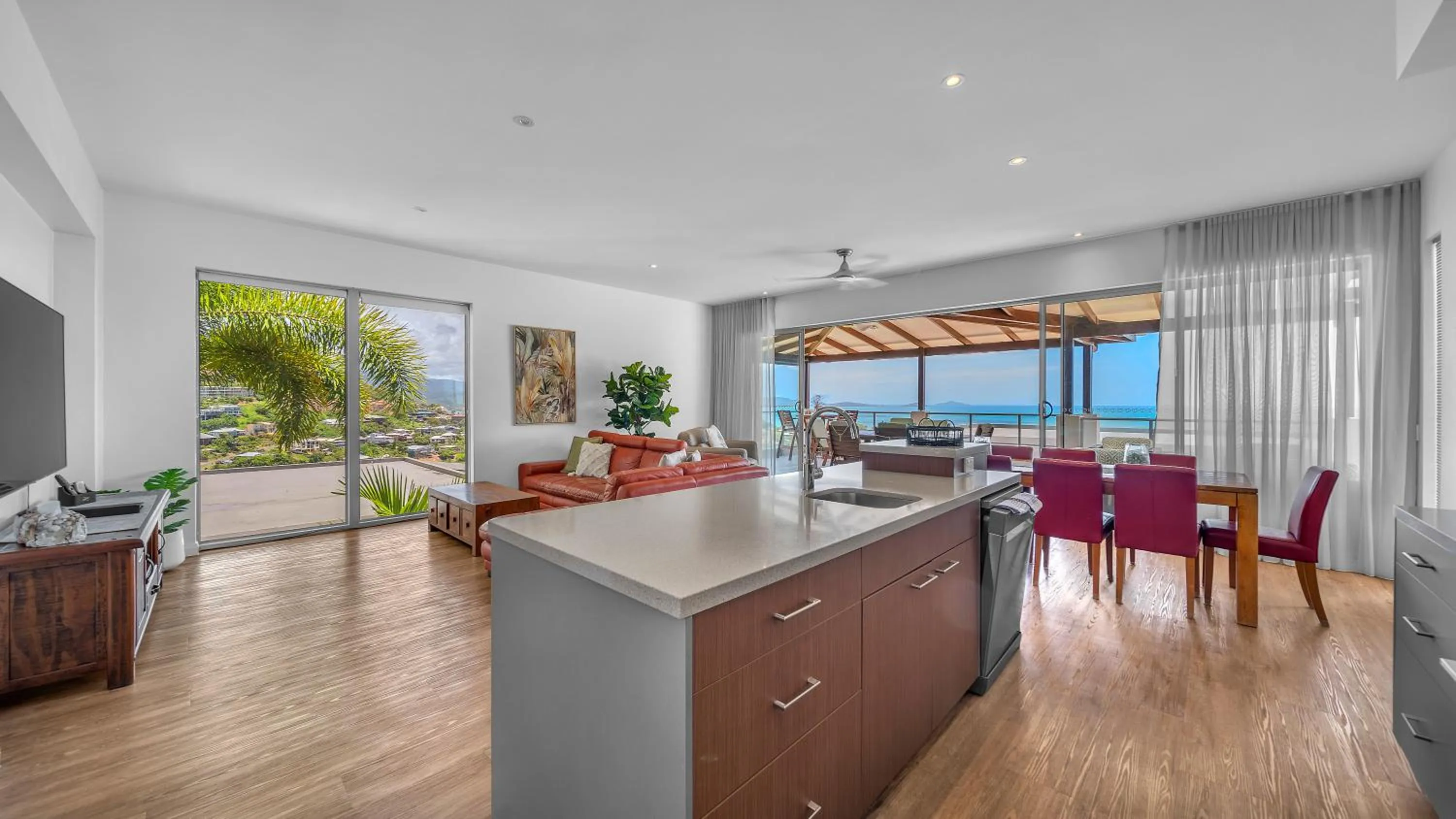 Seating area in Whitsunday Reflections