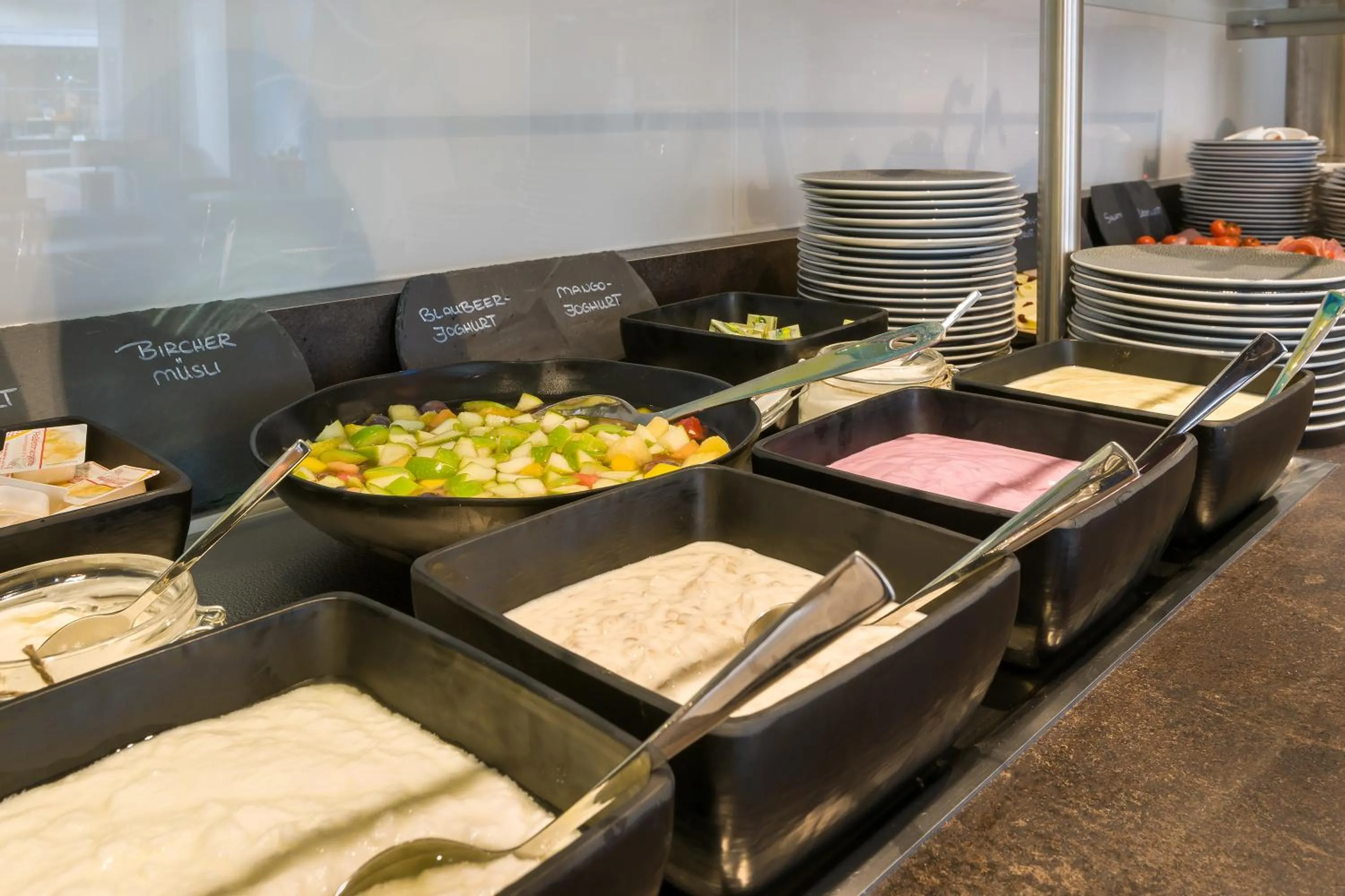 Food and drinks in Holiday Inn - the niu, Welly Kiel by IHG