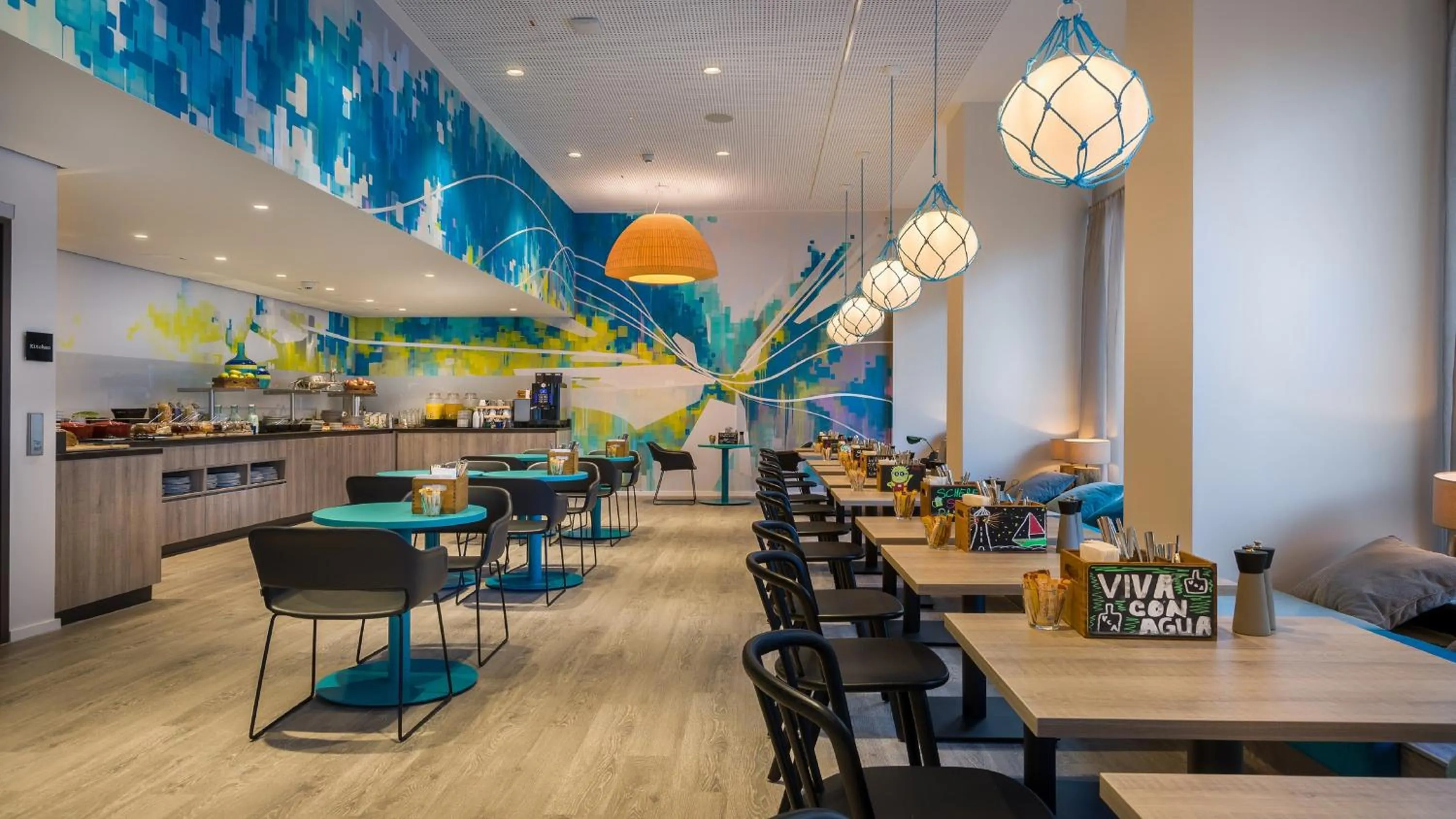 Breakfast in Holiday Inn - the niu, Welly Kiel by IHG