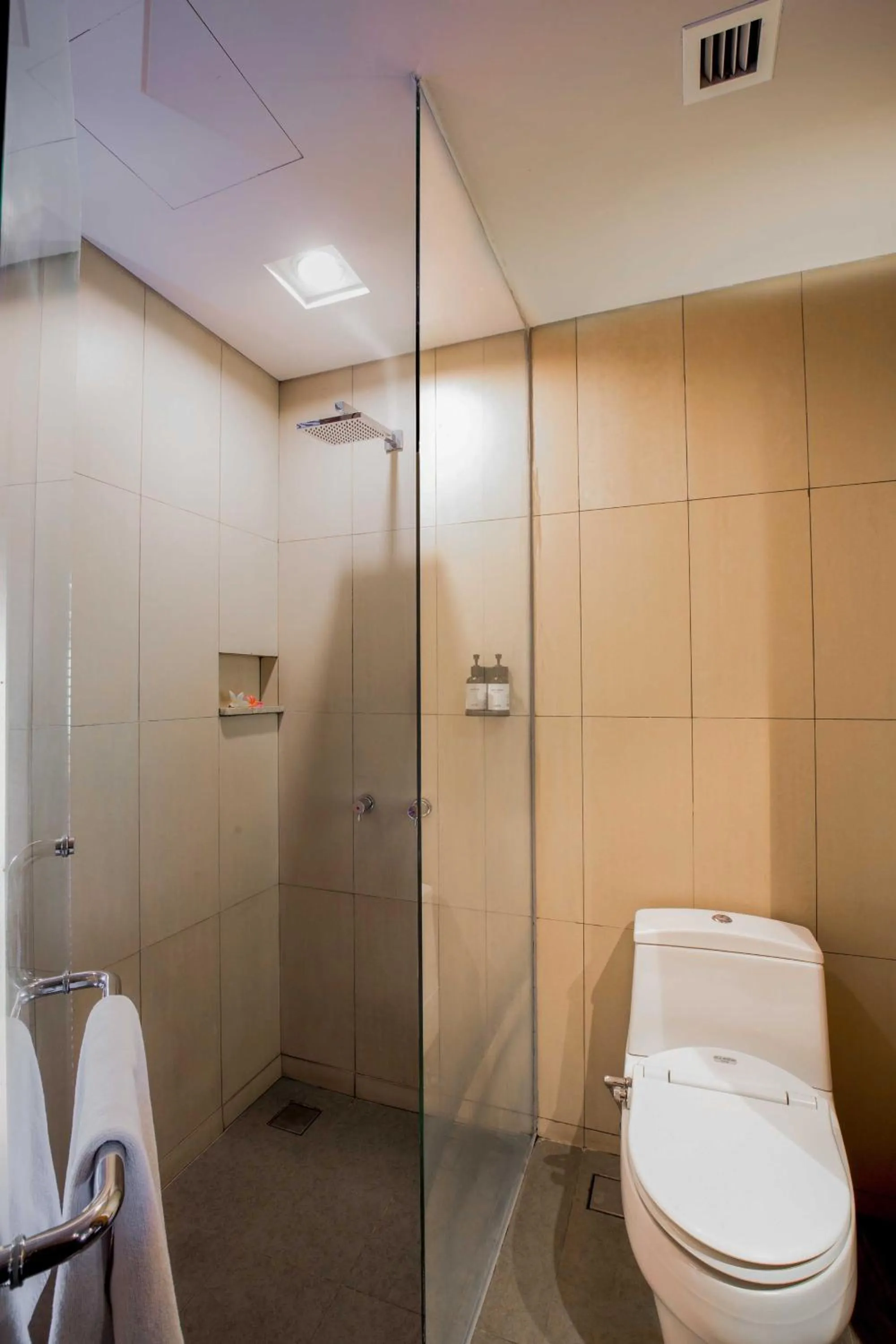 Bathroom in THE 1O1 Bali Oasis Sanur