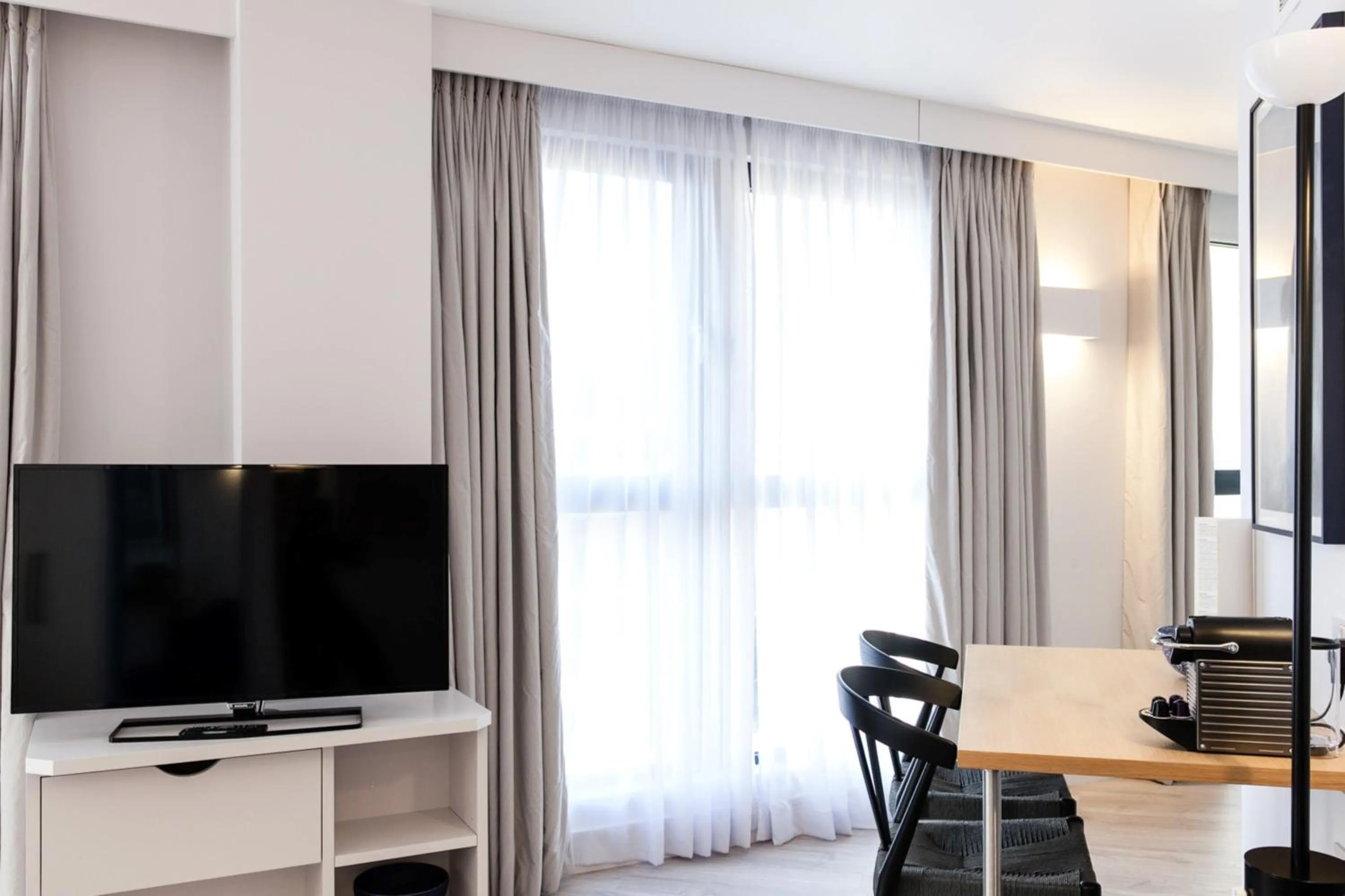 Coffee/tea facilities in Rockwell East-Tower Bridge