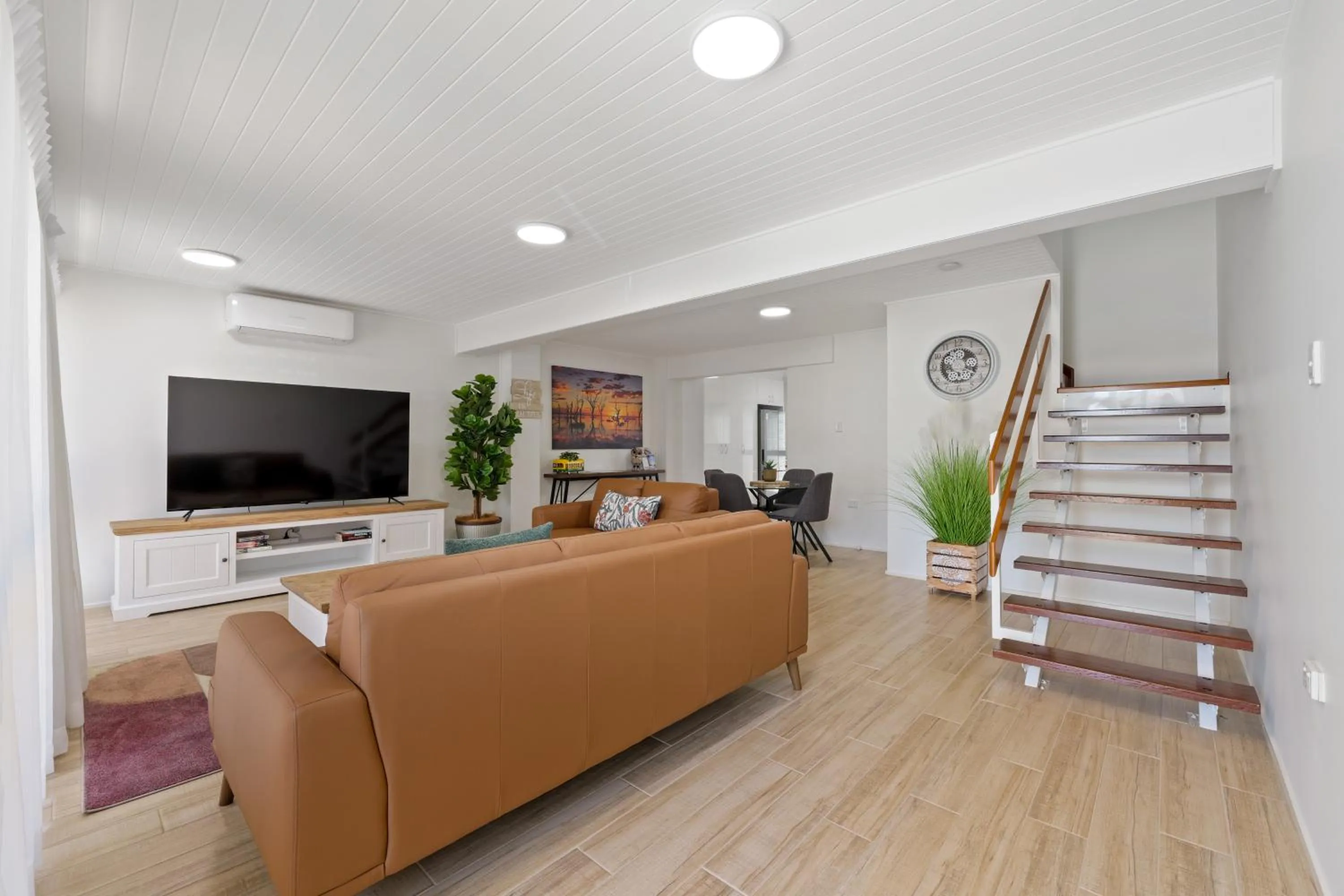 TV and multimedia in Villa Mirasol Motor Inn