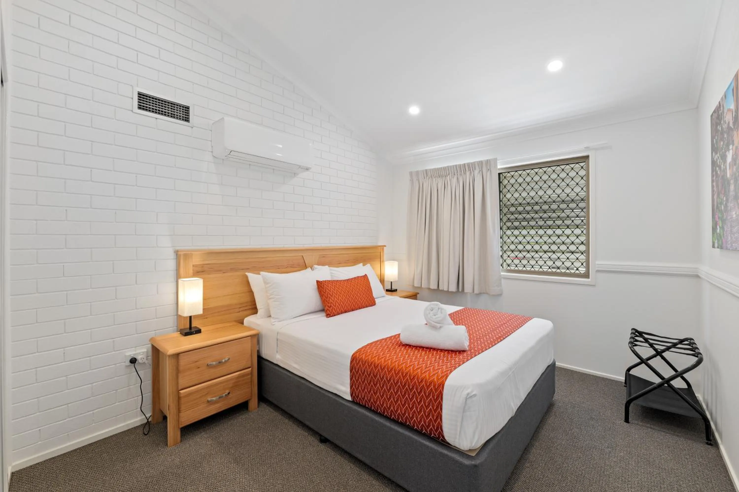 Bed in Villa Mirasol Motor Inn