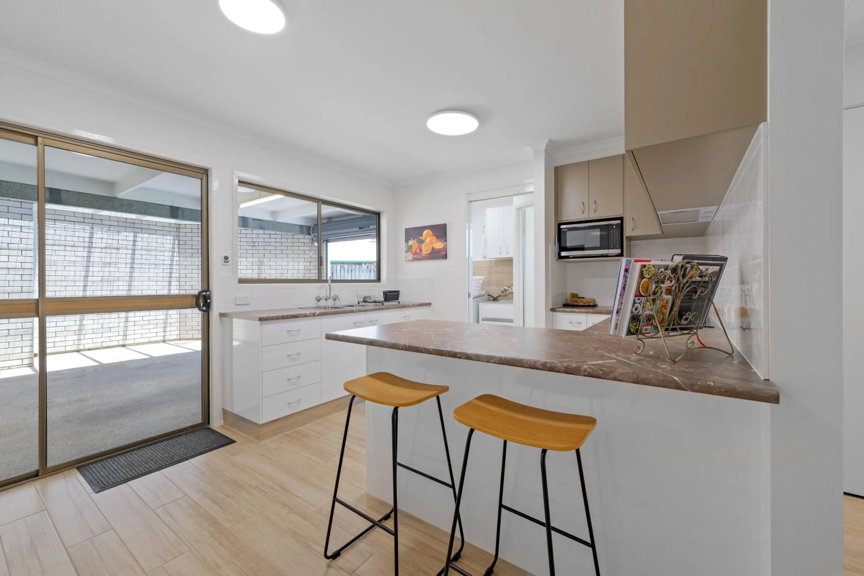 kitchen in Villa Mirasol Motor Inn