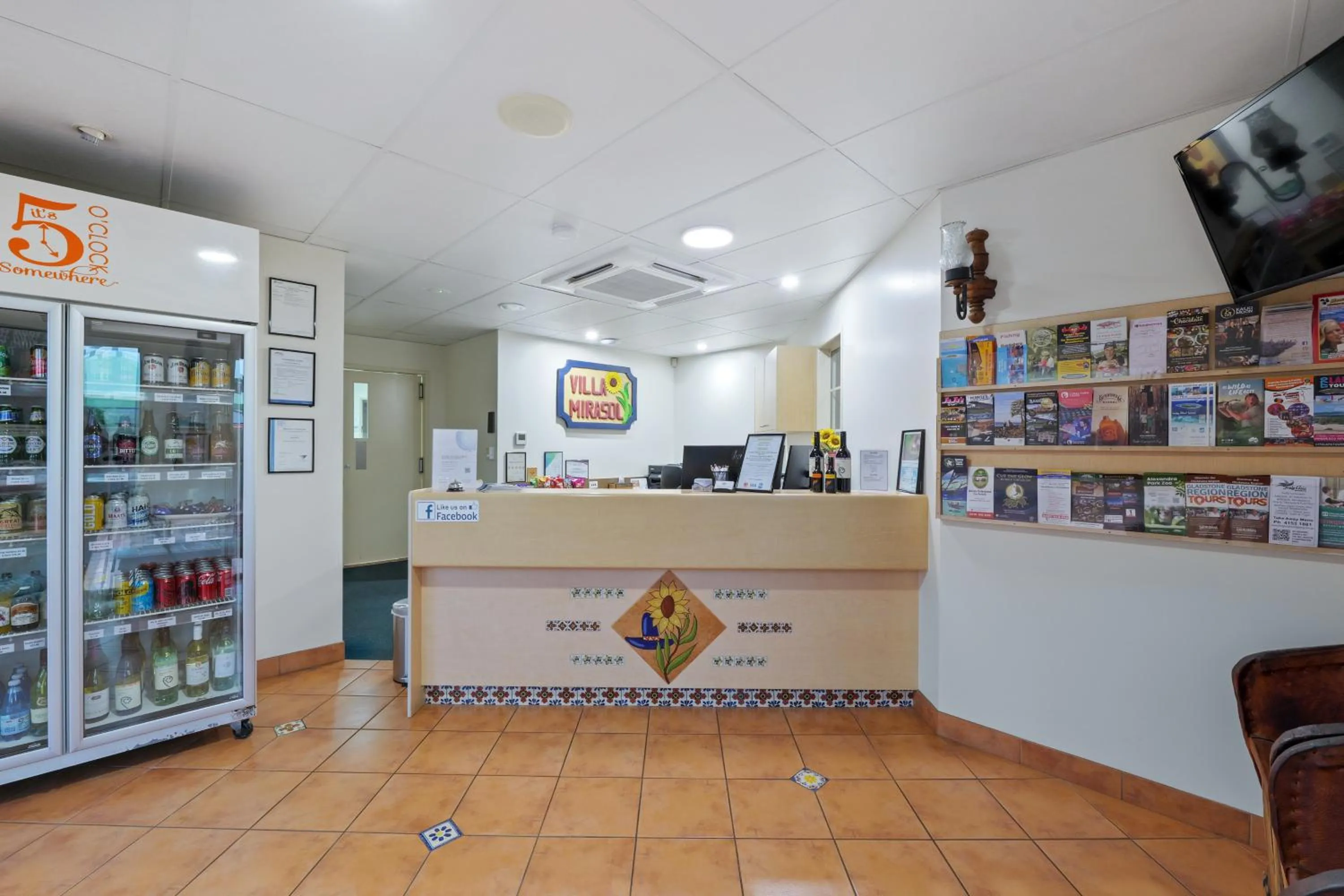 Lobby or reception in Villa Mirasol Motor Inn