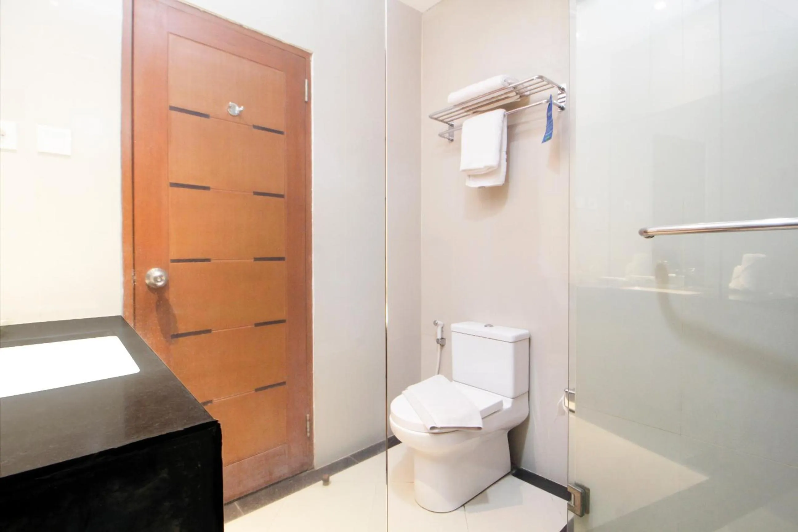 Bathroom in Hotel Bisanta Bidakara Tunjungan