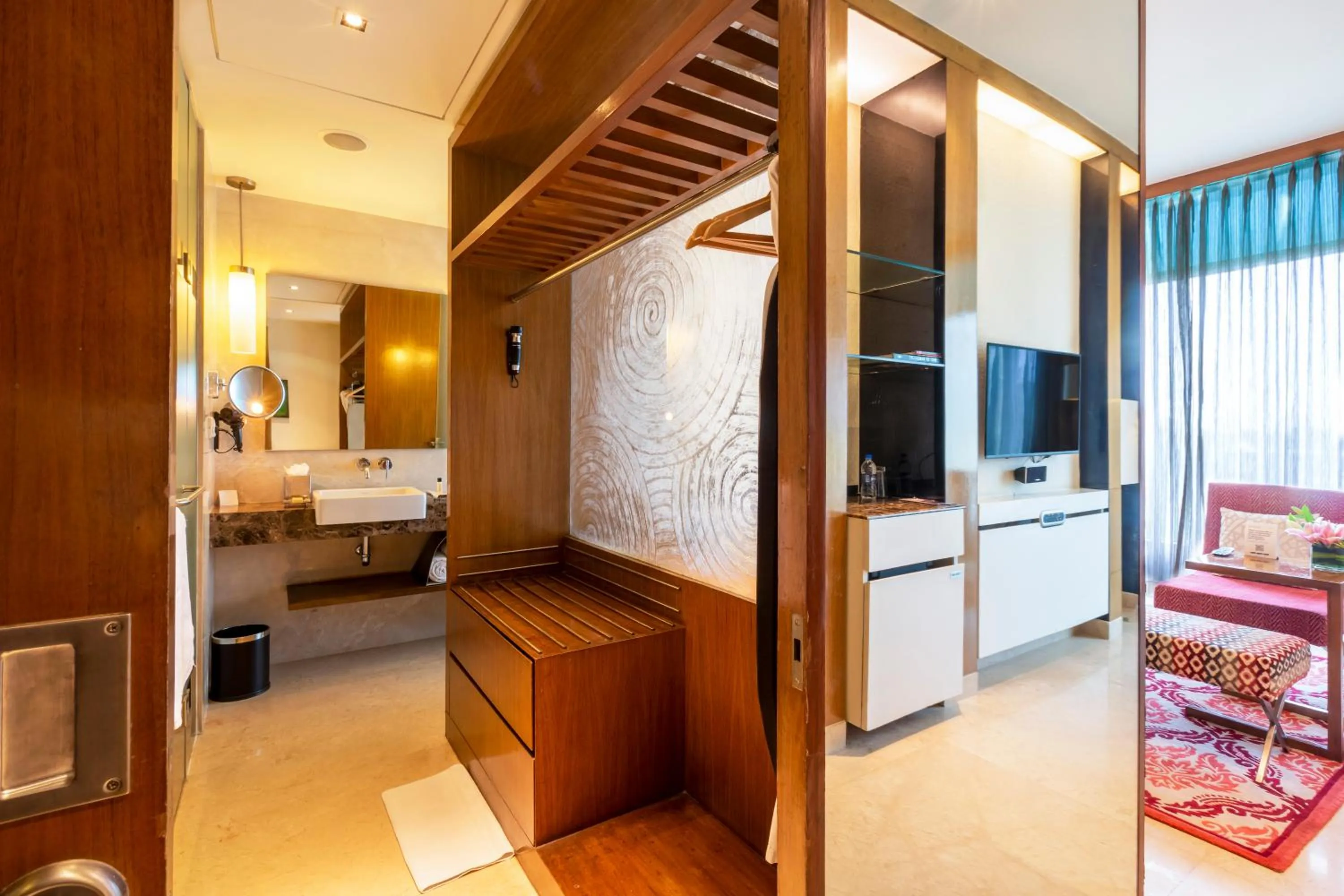 Bathroom, Bed in Vivanta Bengaluru, Whitefield