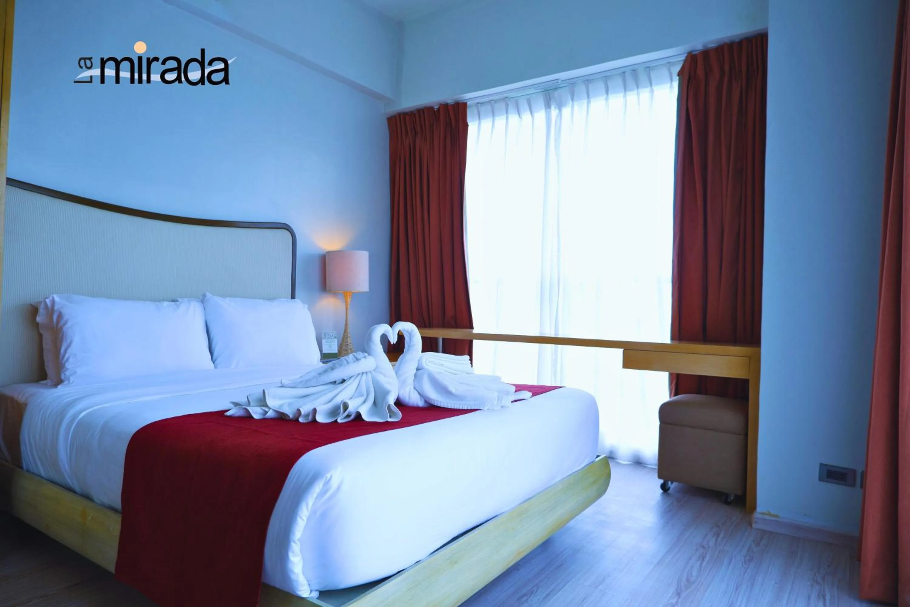 Bedroom, Bed in La Mirada Hotel