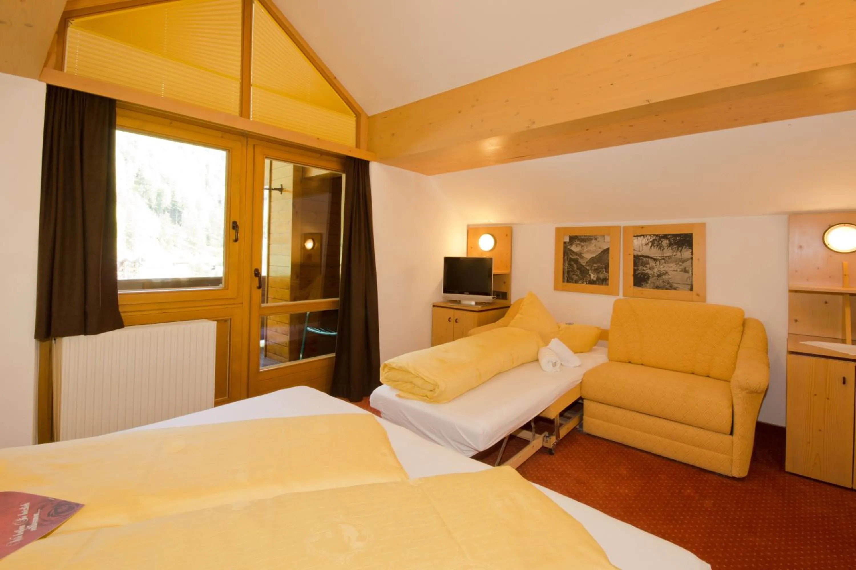 Bed in Hotel Garni Hainbacherhof