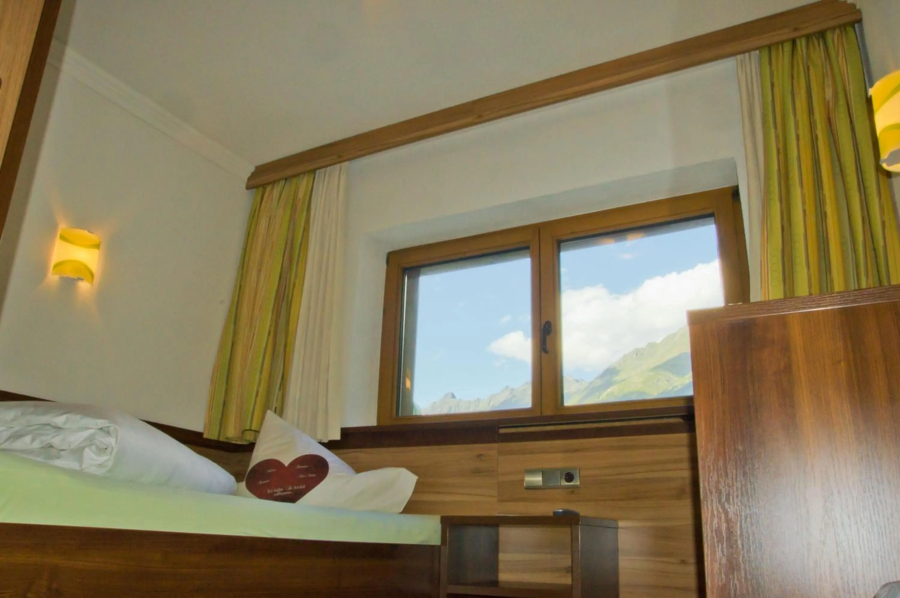 Bed in Hotel Garni Hainbacherhof