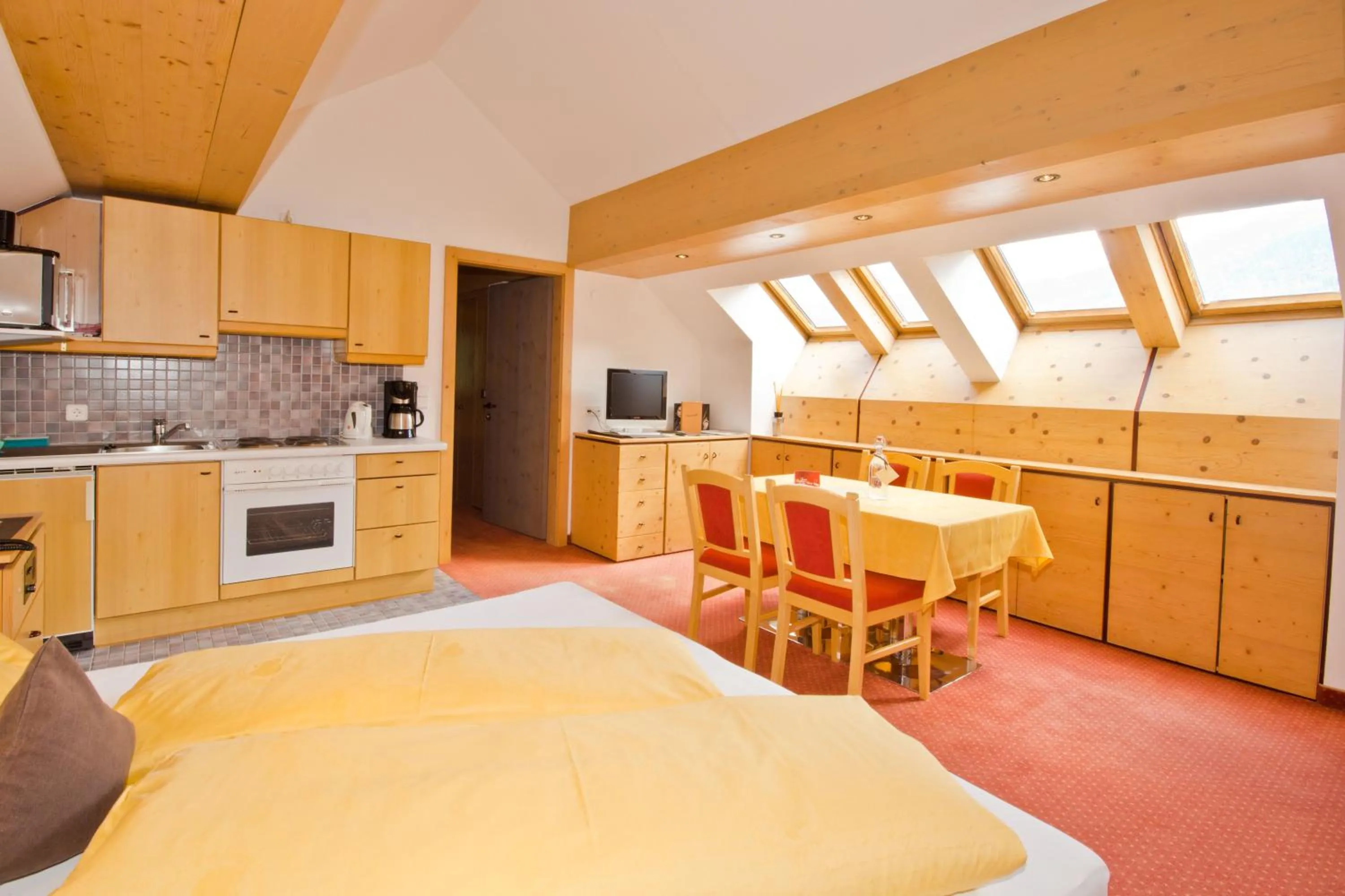 Photo of the whole room in Hotel Garni Hainbacherhof