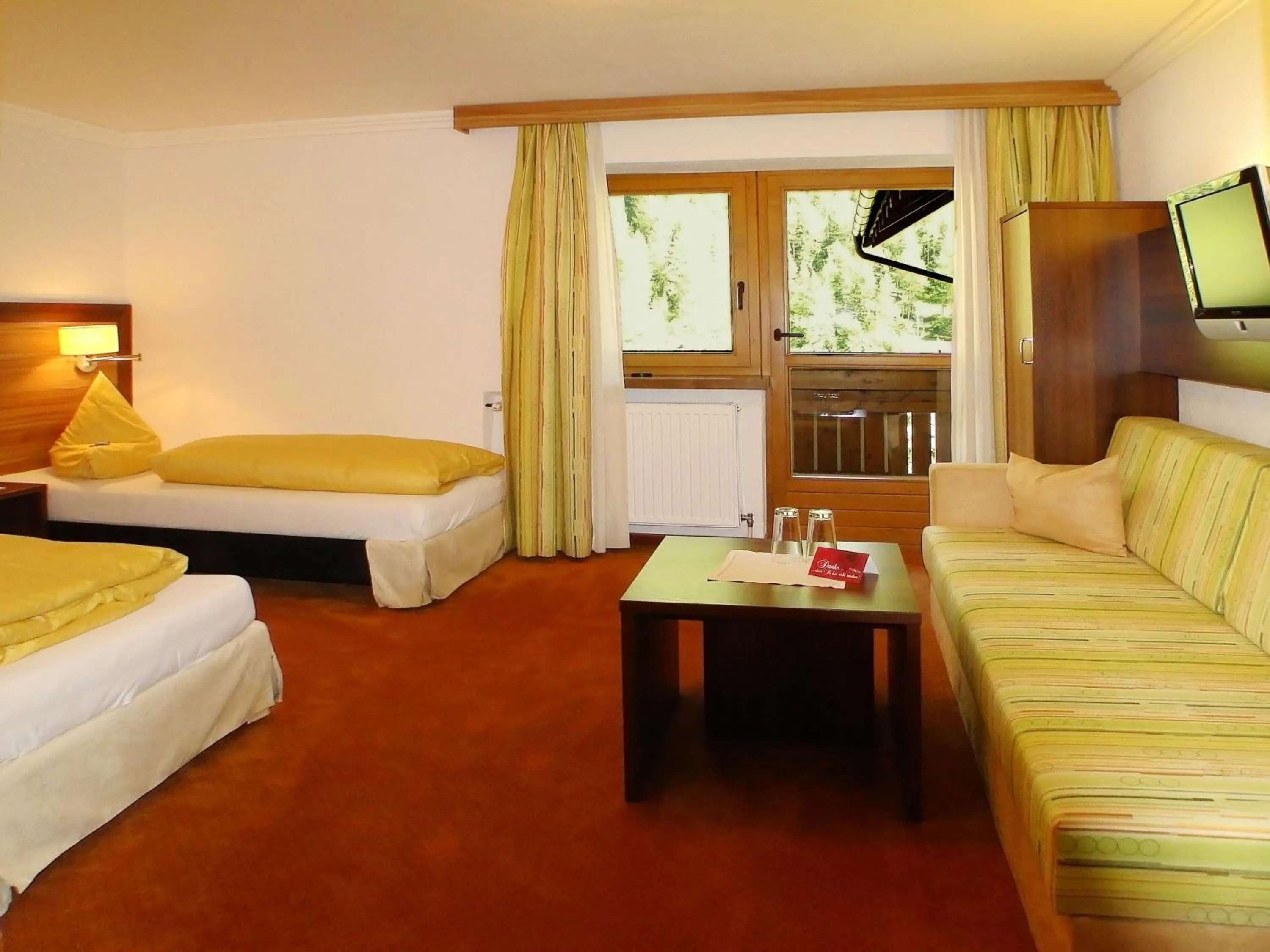 Photo of the whole room, Bed in Hotel Garni Hainbacherhof