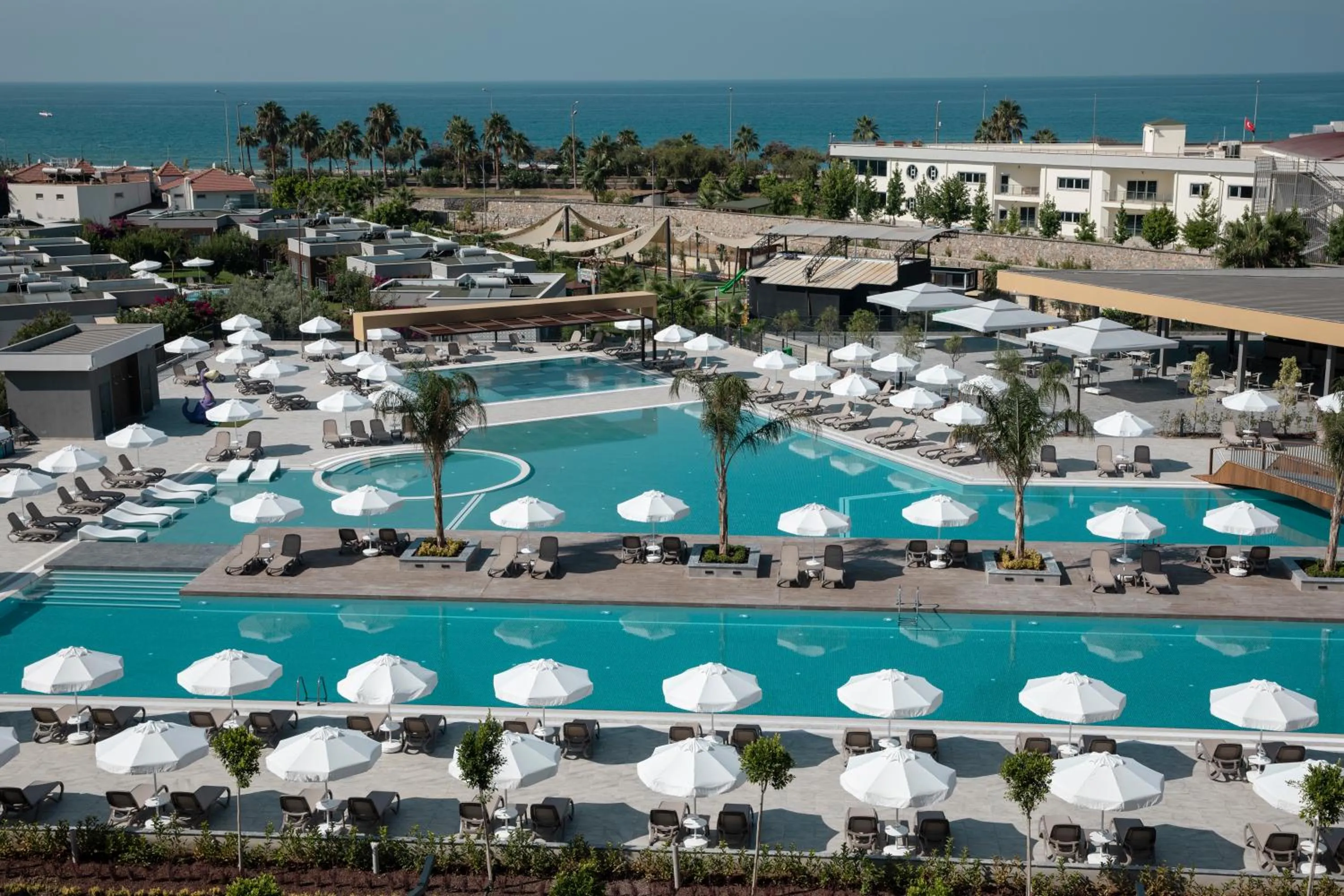 Swimming pool in Green Garden Resort & Spa Hotel