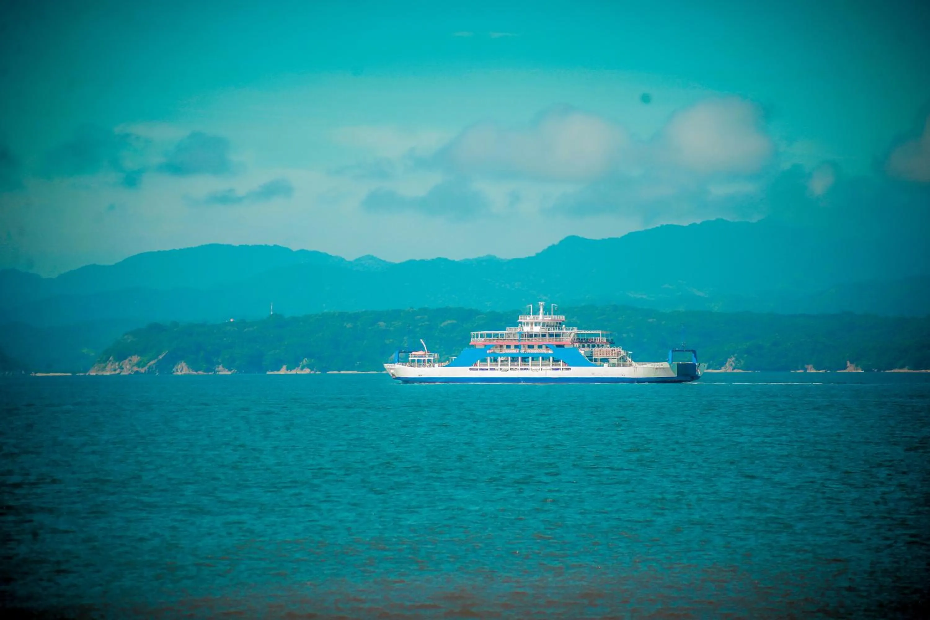 Beach in Hotel Yadran Beach Resort