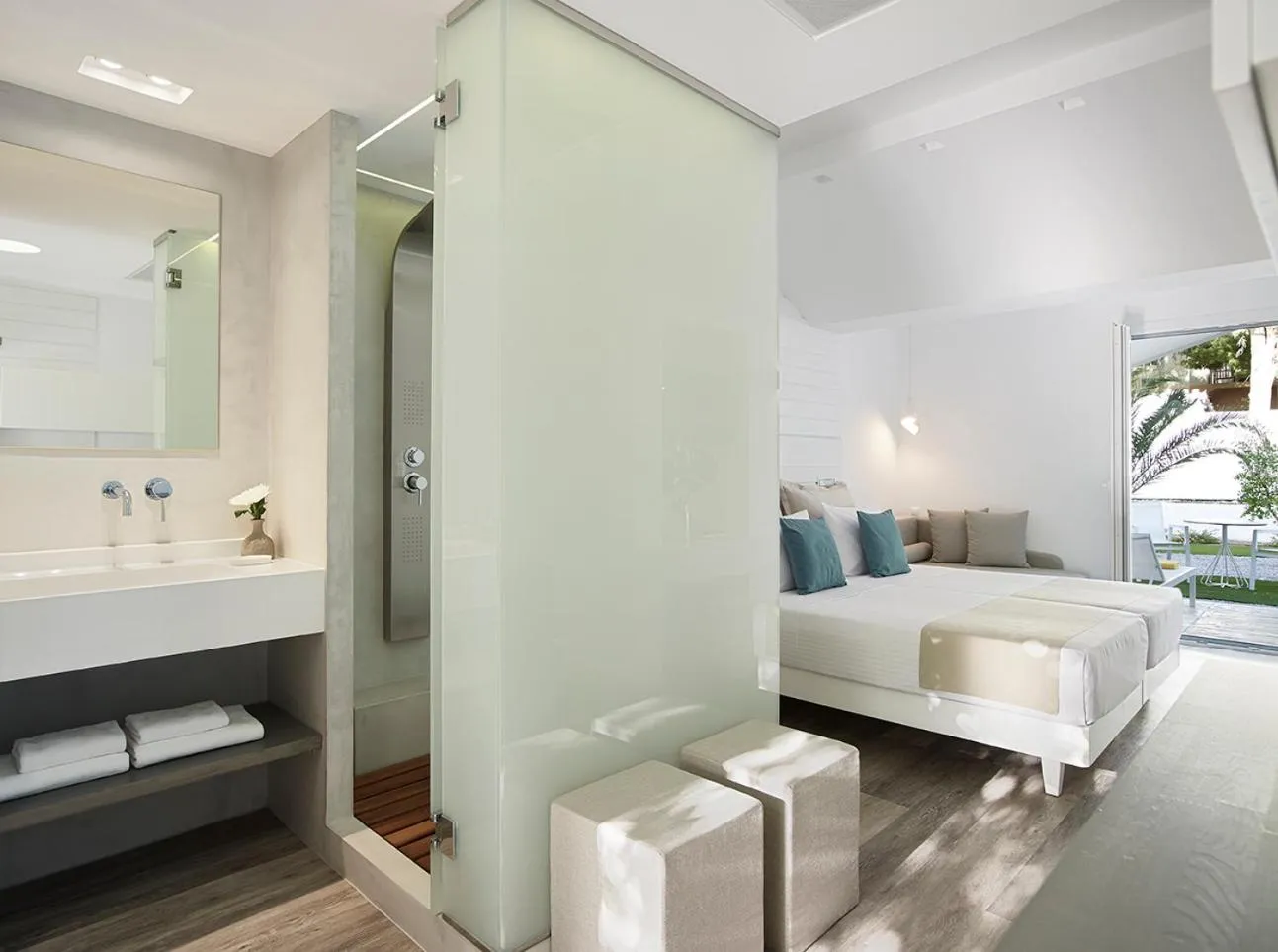 Shower in Kouros Seasight Hotel