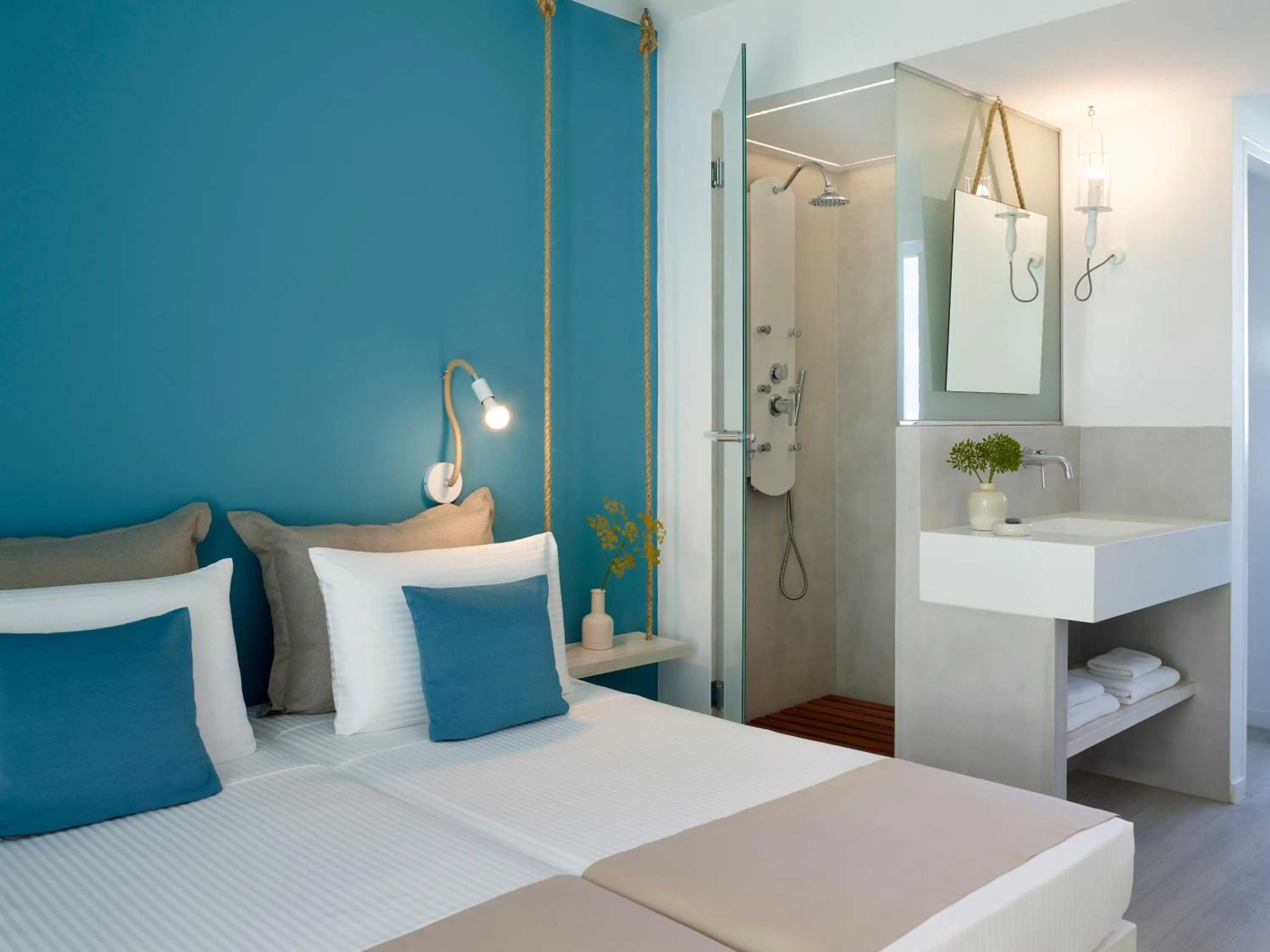 Shower, Bed in Kouros Seasight Hotel
