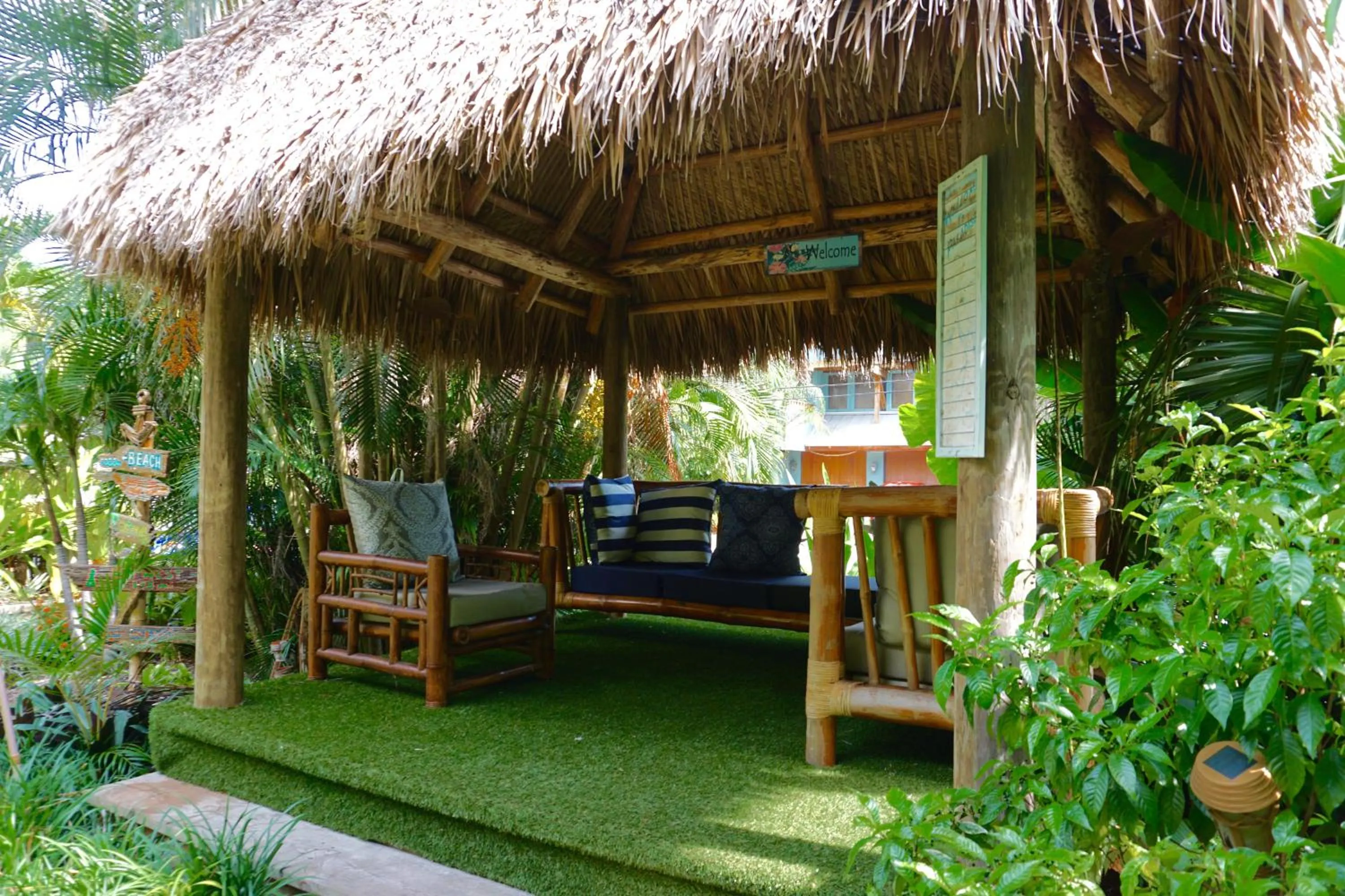 Patio in Riverside by the Beach Apartments