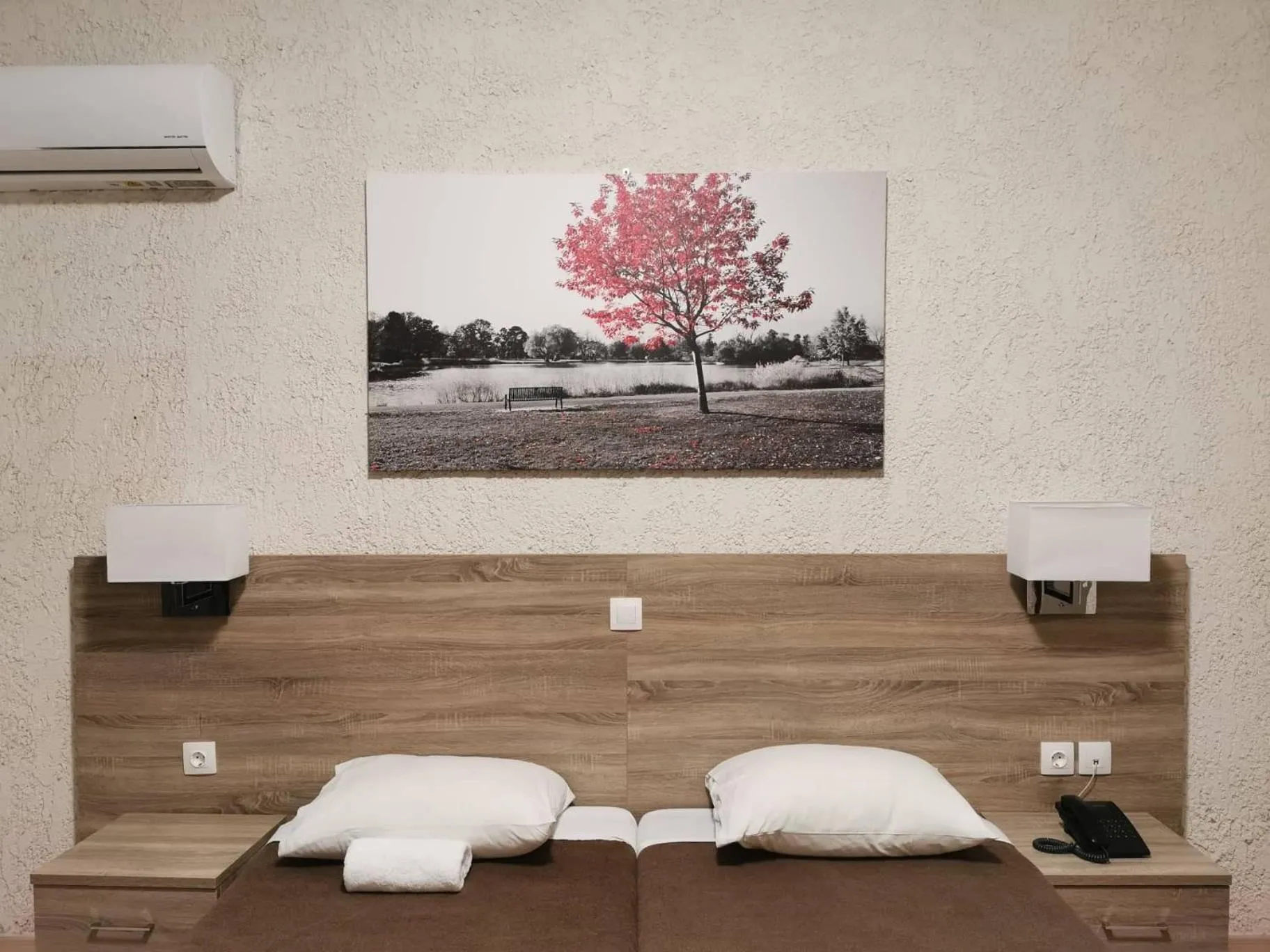 Bed in Paradise Hotel