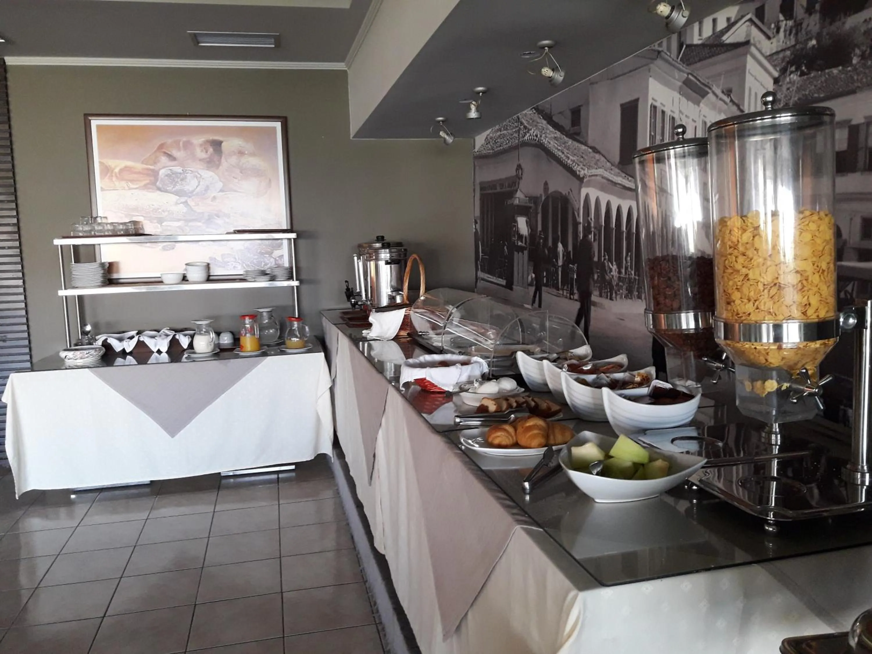 Breakfast in Paradise Hotel