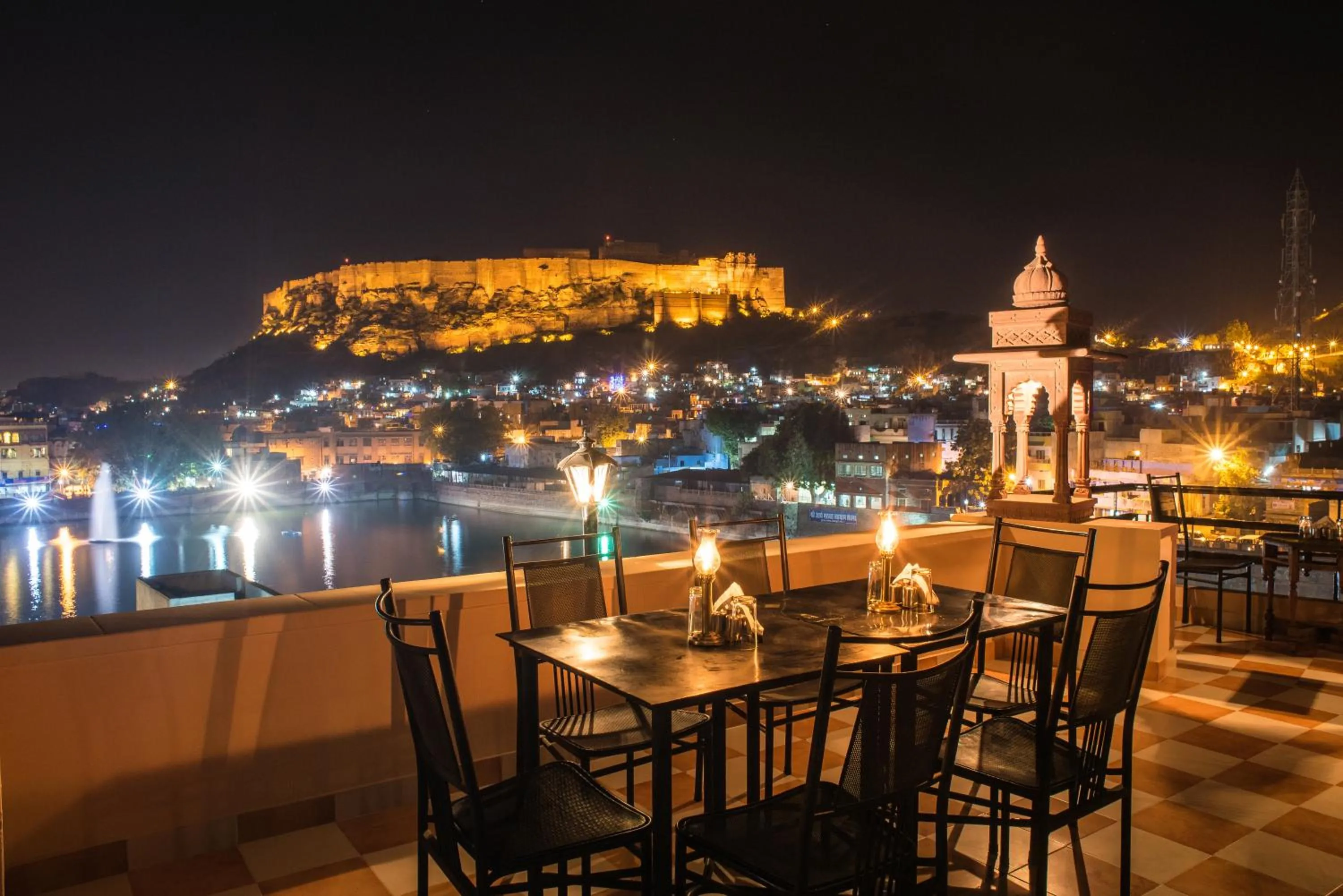 Restaurant/places to eat in Jee Ri Haveli
