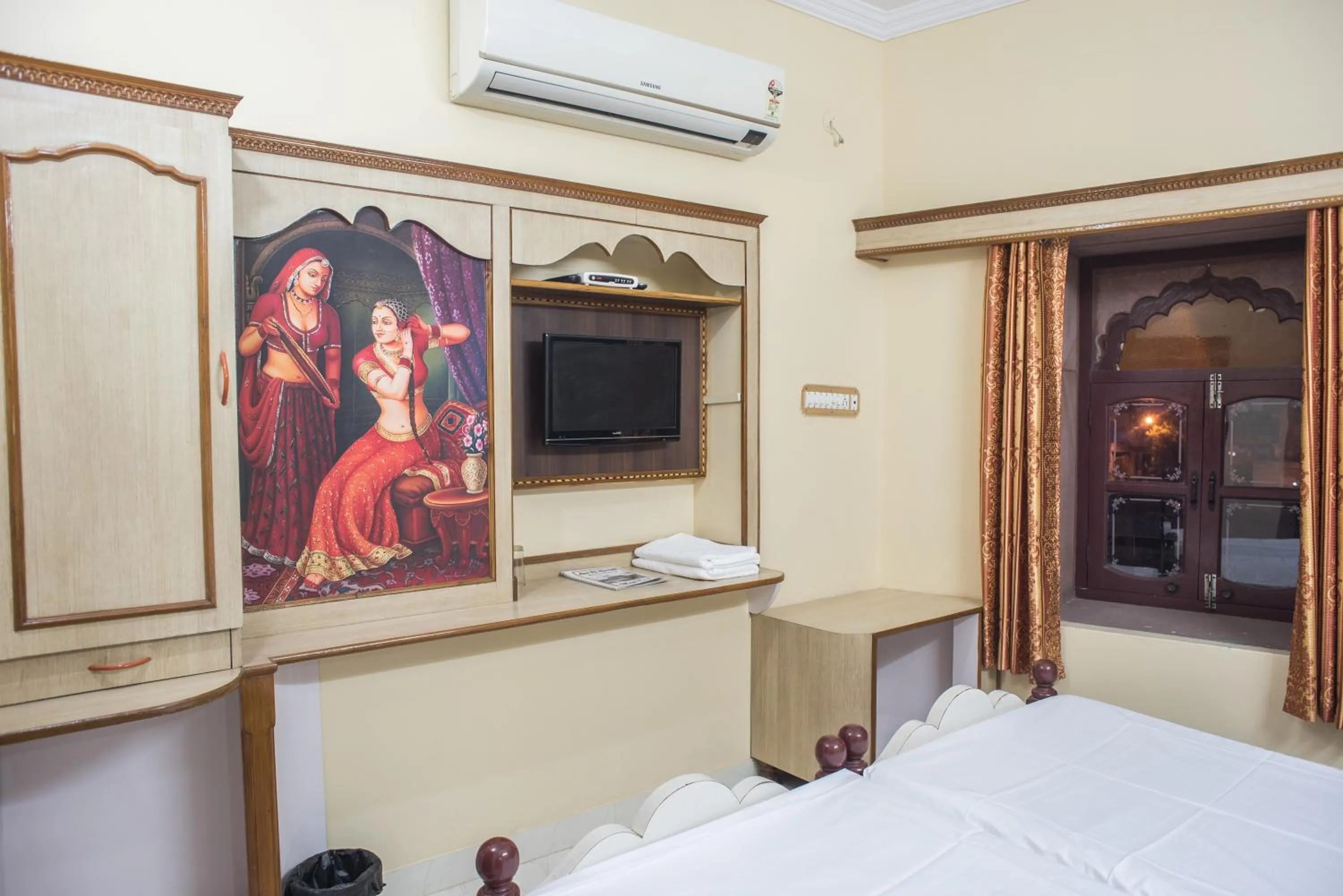 TV and multimedia, Bed in Jee Ri Haveli