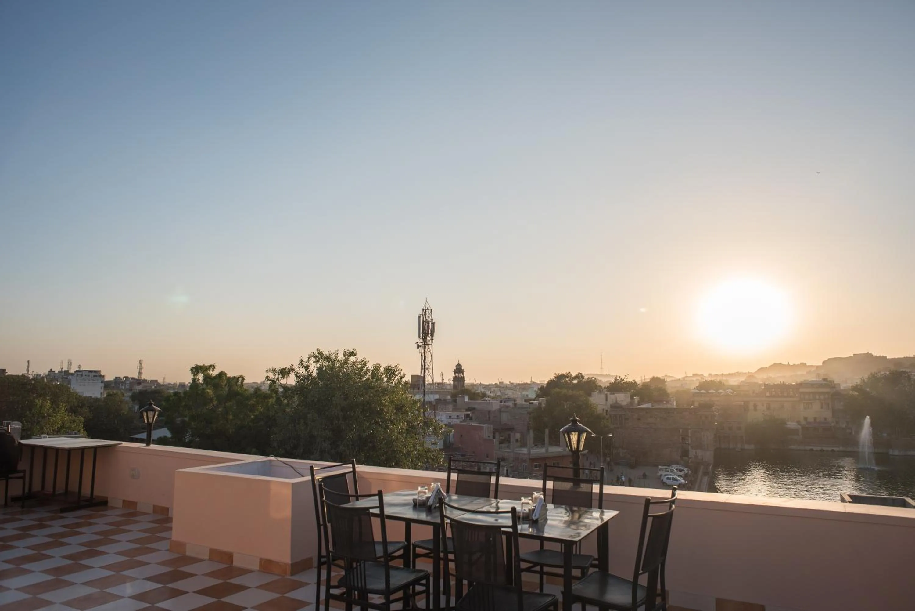 Restaurant/places to eat in Jee Ri Haveli