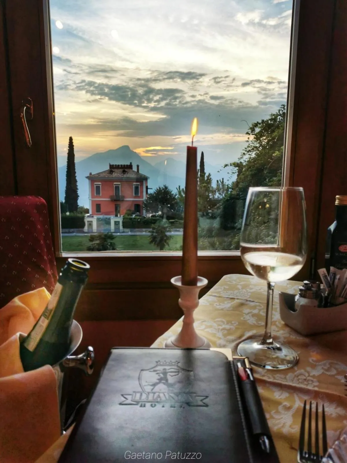 Restaurant/places to eat in Hotel Diana