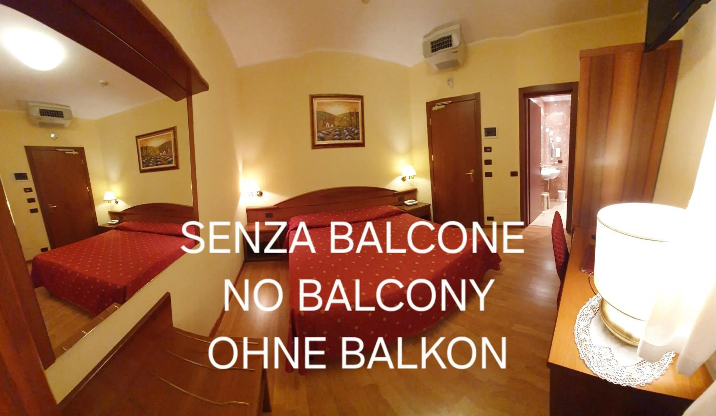 Photo of the whole room in Hotel Diana