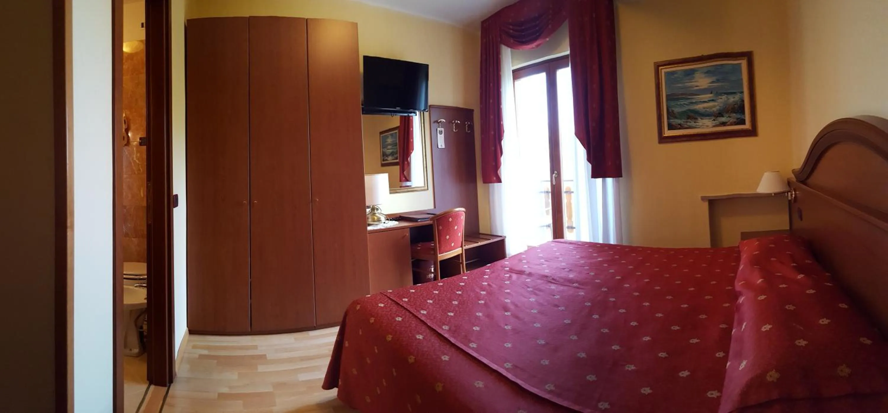 Photo of the whole room, Bed in Hotel Diana