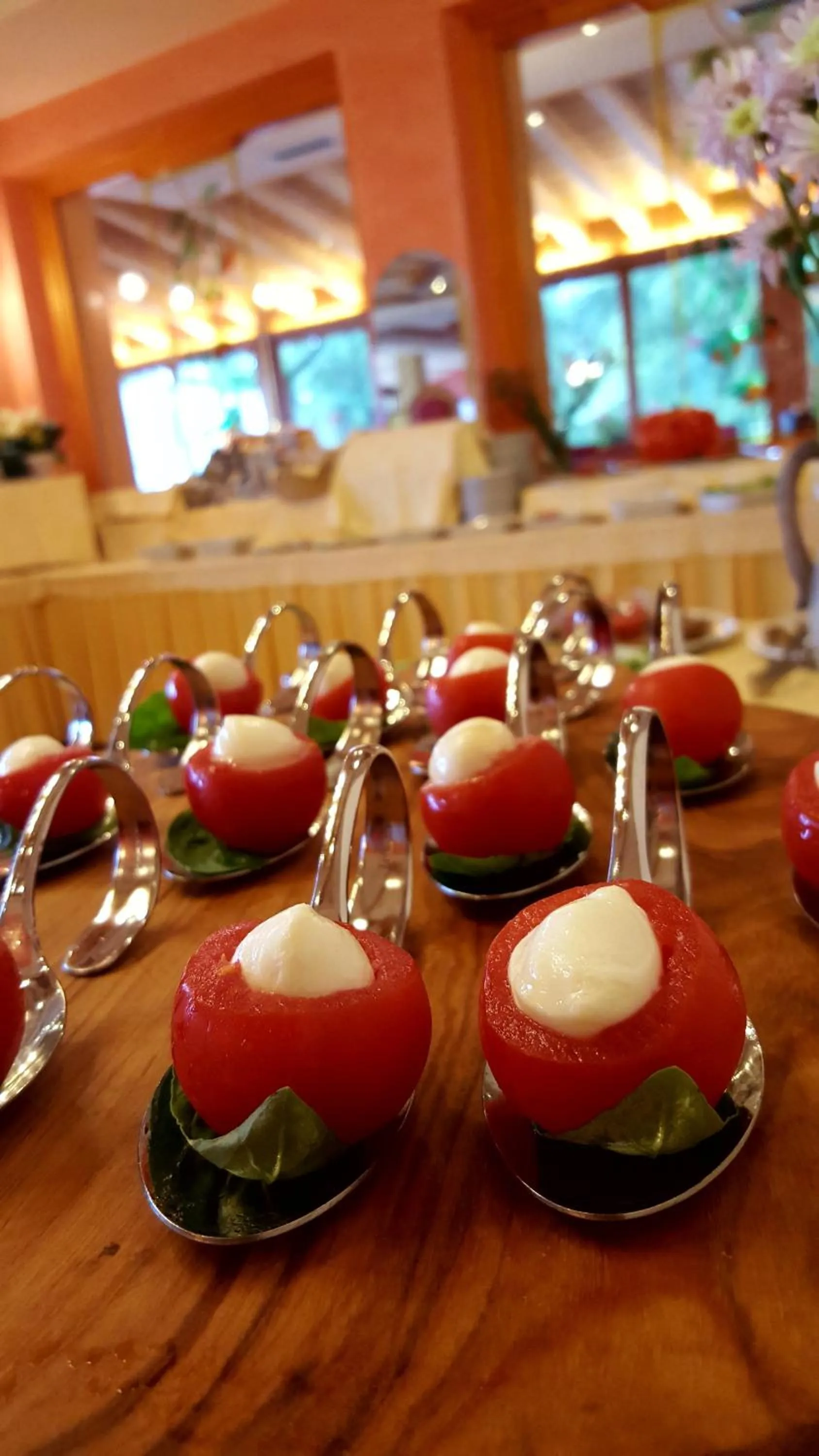 Restaurant/places to eat in Hotel Diana