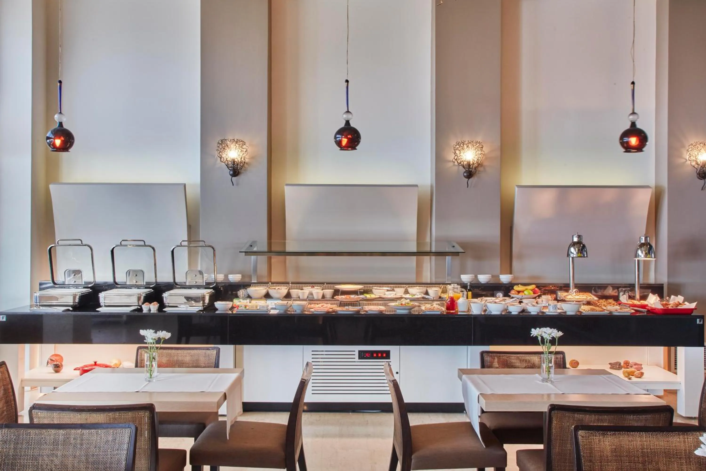 Restaurant/places to eat in El Greco Hotel