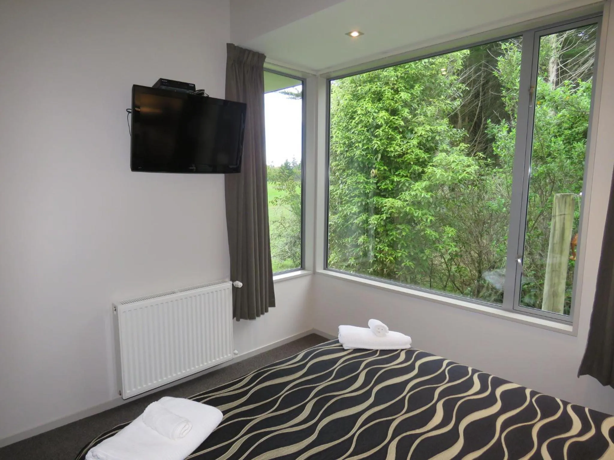 Bed in The Links Carters Beach Apartments