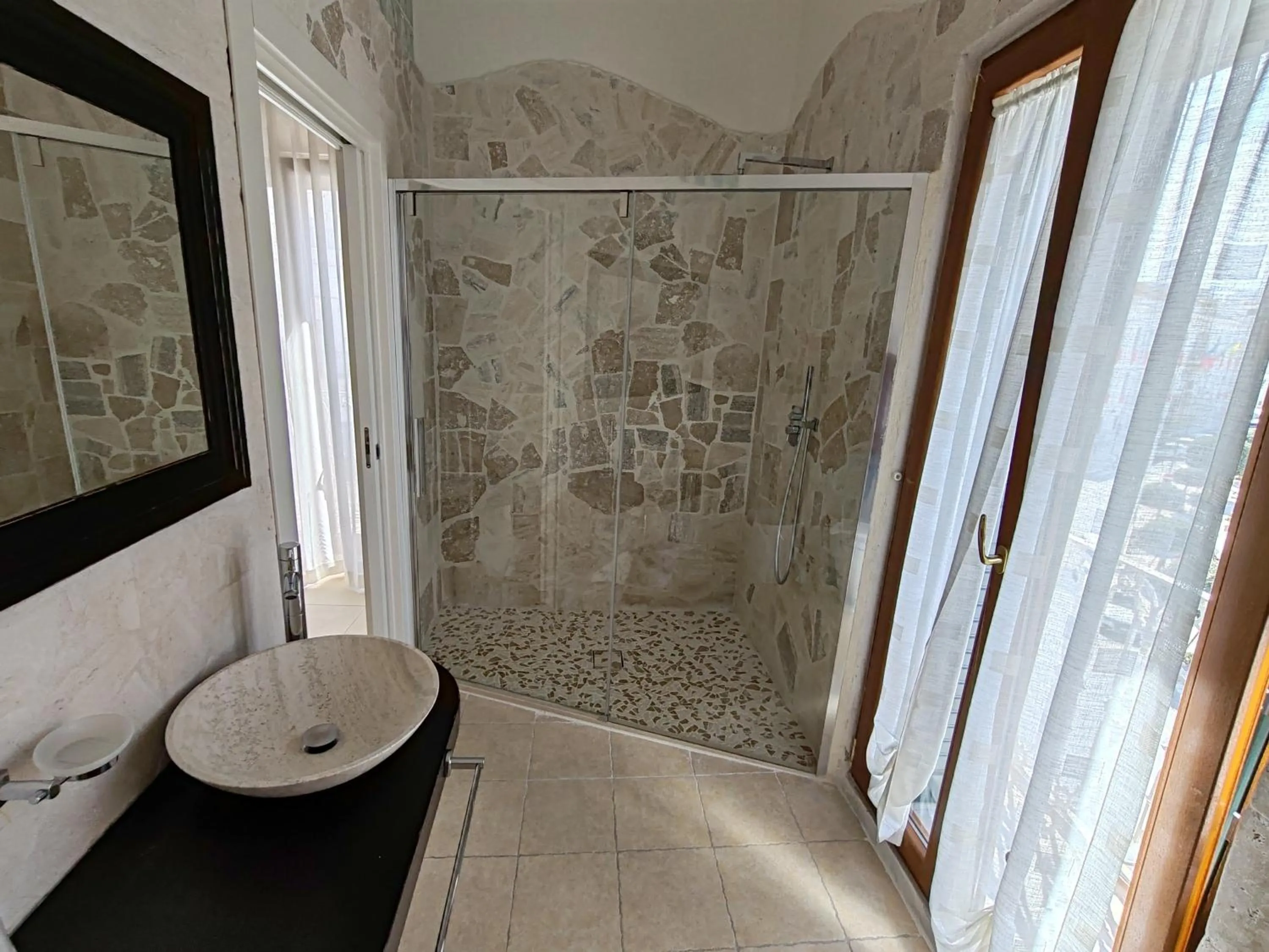 Shower in Relais La Pretura