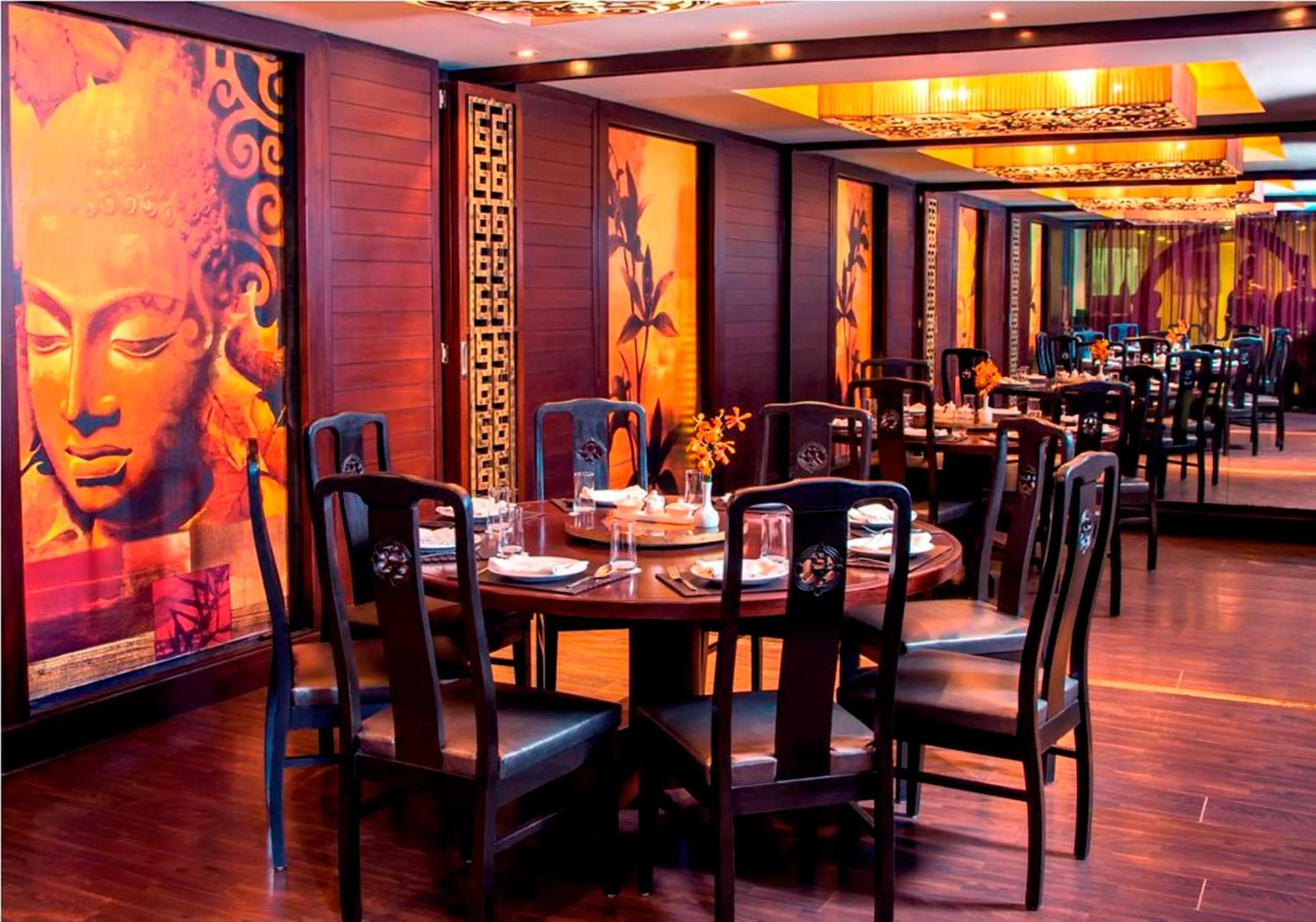 Restaurant/places to eat in Radisson Blu Kochi